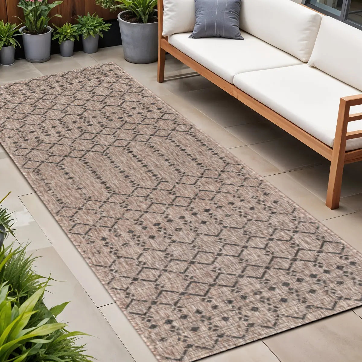 8' Natural And Black Trellis Indoor Outdoor Runner Rug Homeroots Outdoor