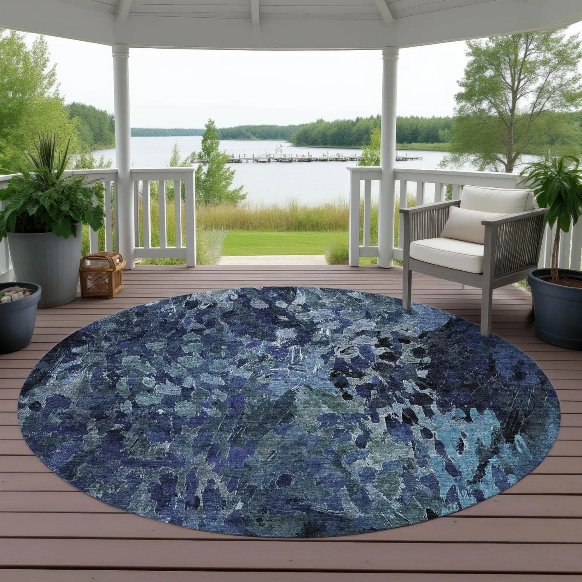 8' Navy Blue And Blue Round Abstract Washable Indoor Outdoor Area Rug Homeroots Outdoor