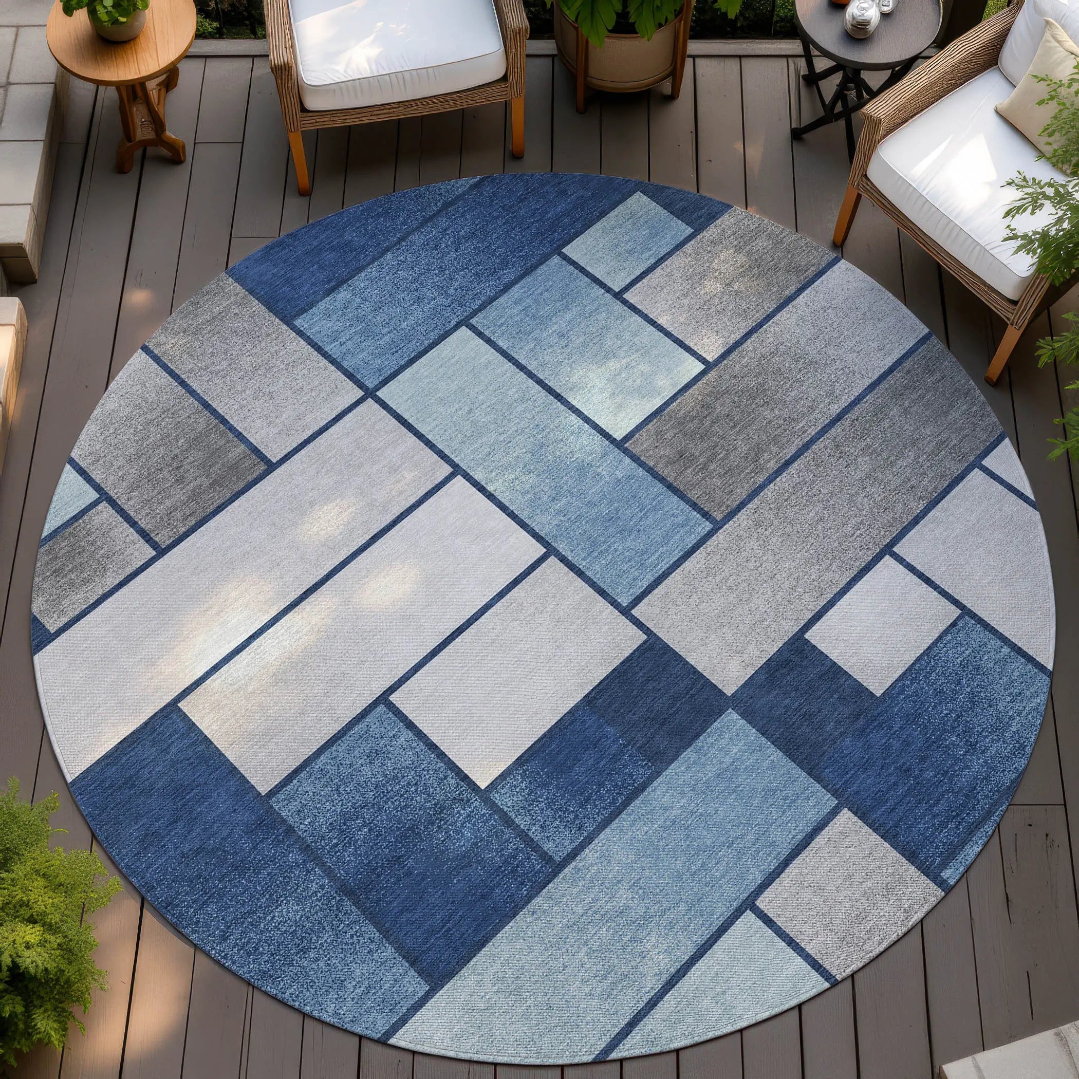 8' Navy Blue And Blue Round Geometric Washable Indoor Outdoor Area Rug Homeroots Outdoor