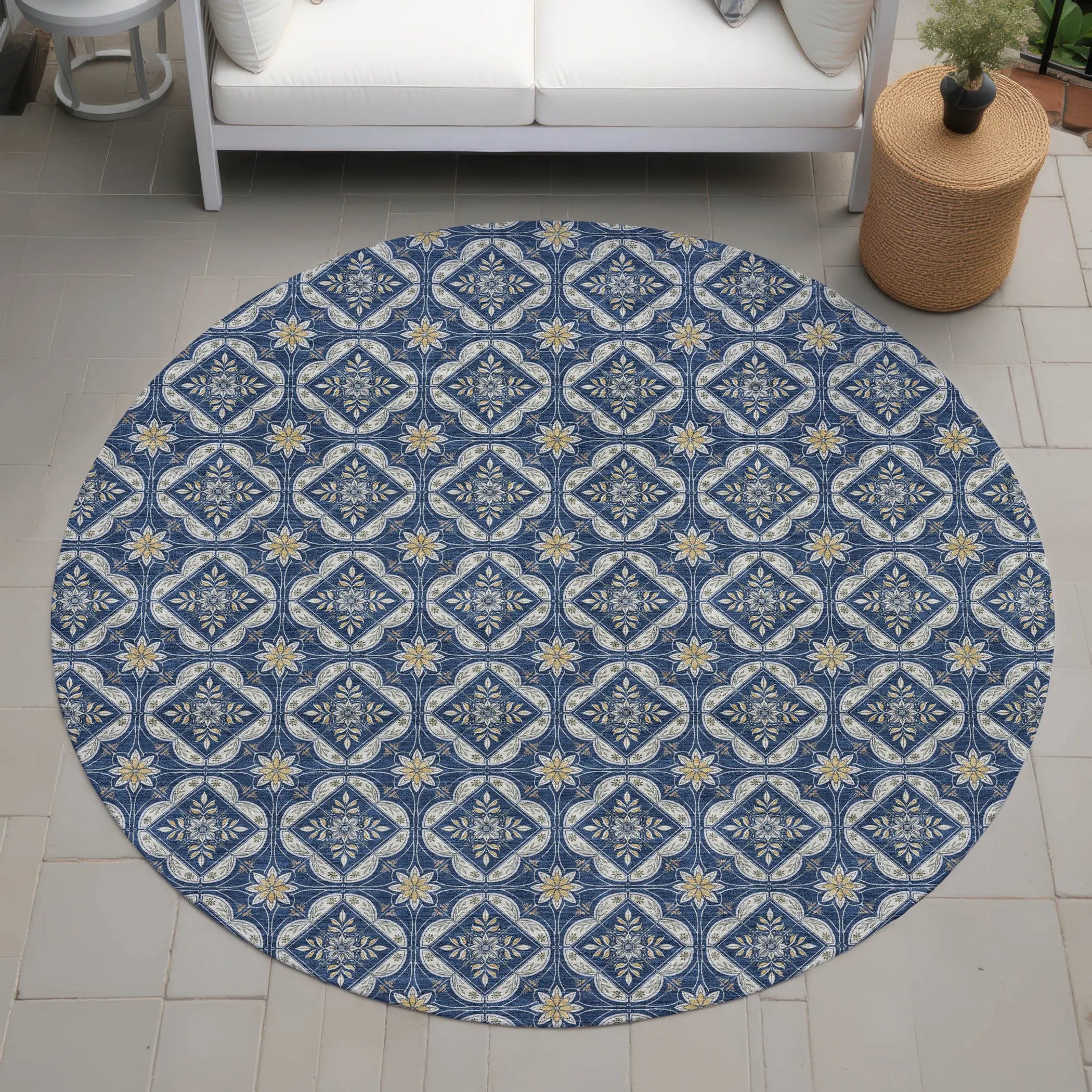 8' Navy Blue And Blue Round Geometric Washable Indoor Outdoor Area Rug Homeroots Outdoor