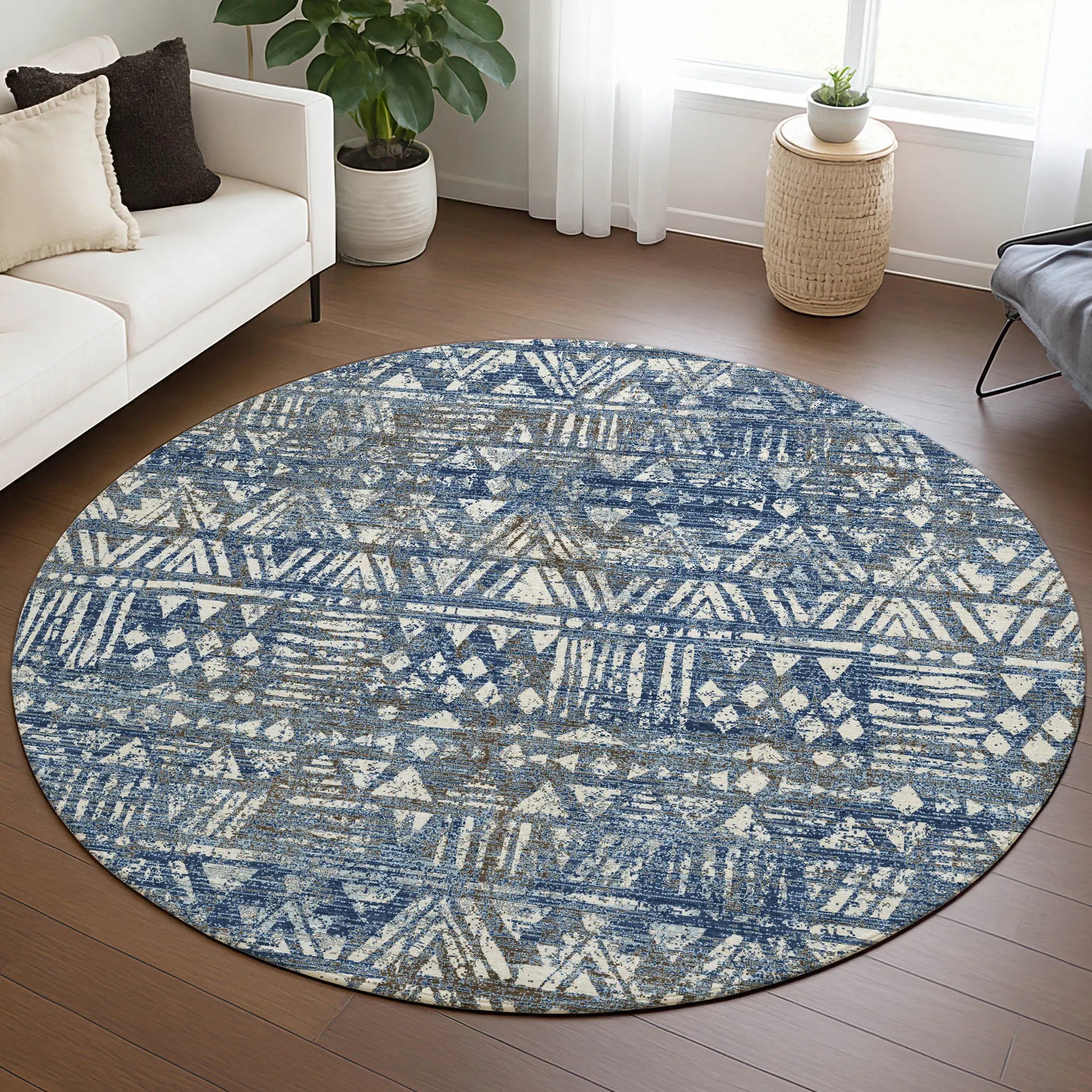 8' Navy Blue And Blue Round Geometric Washable Indoor Outdoor Area Rug Homeroots Outdoor