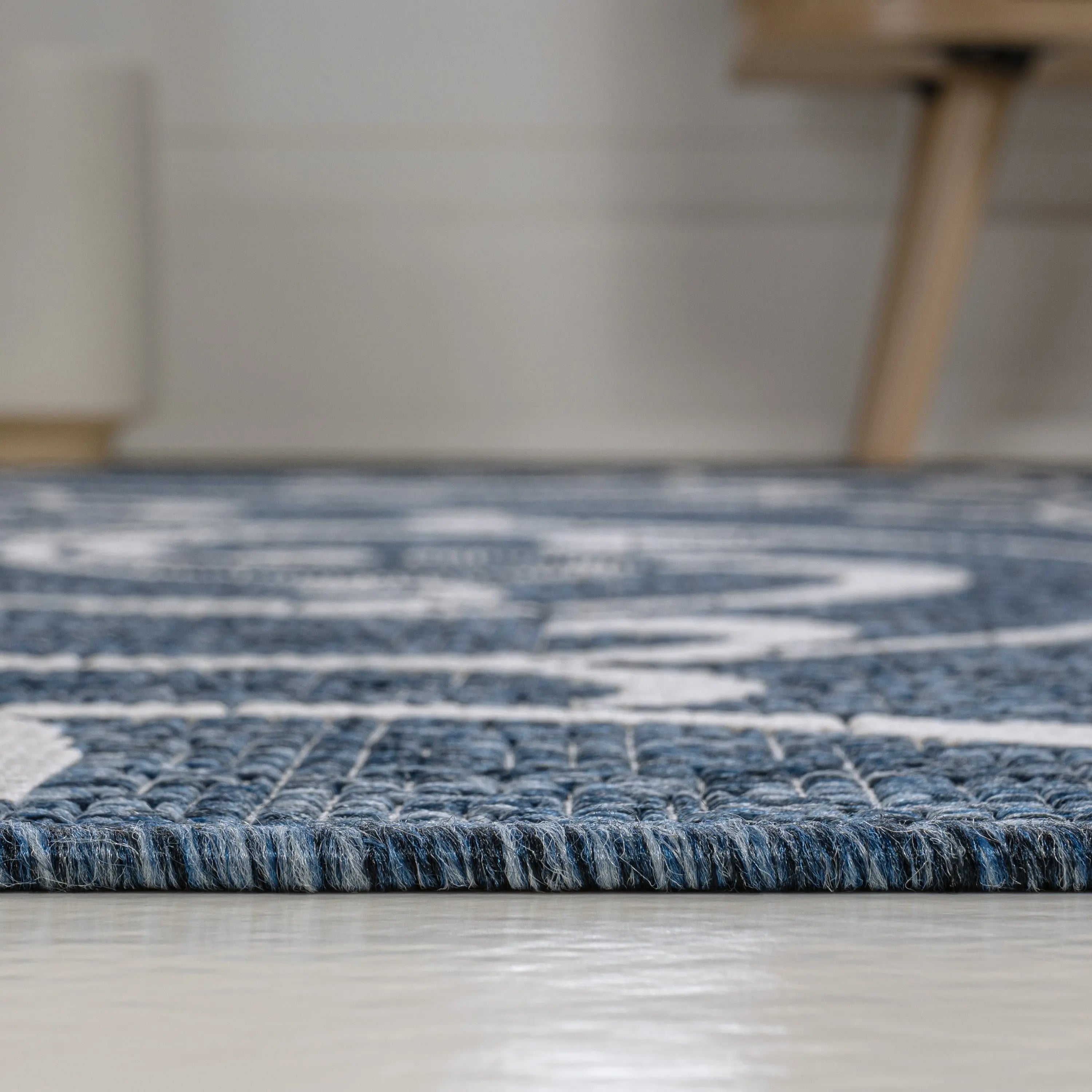 8' Navy Blue And Cream Floral Indoor Outdoor Runner Rug Homeroots Outdoor