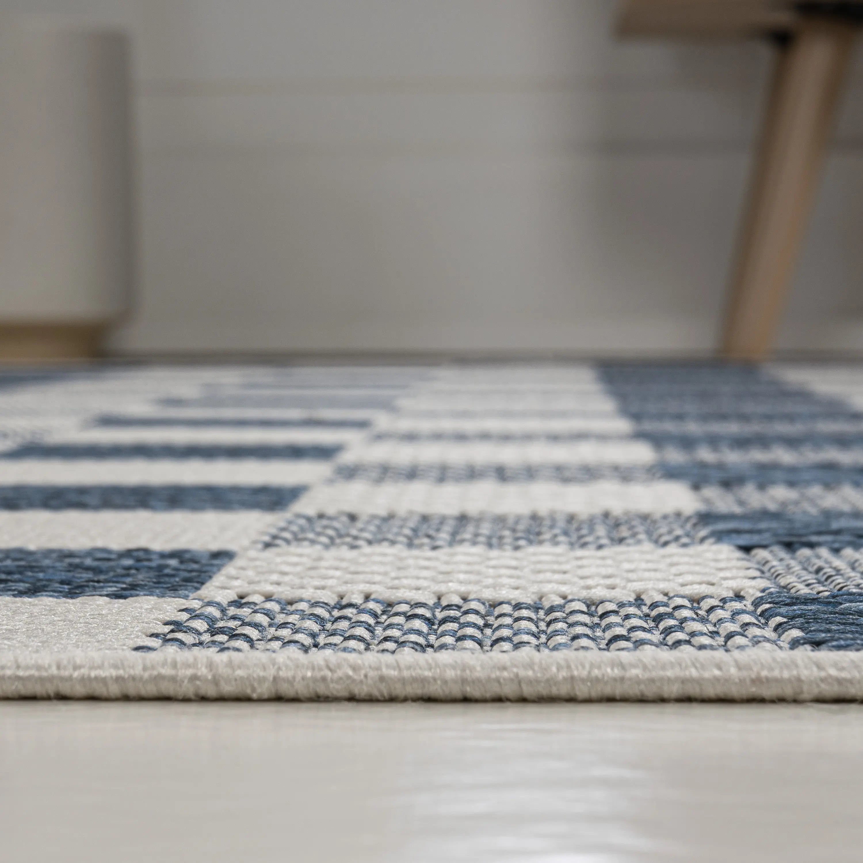 8' Navy Blue And Cream Geometric Indoor Outdoor Runner Rug Homeroots Outdoor