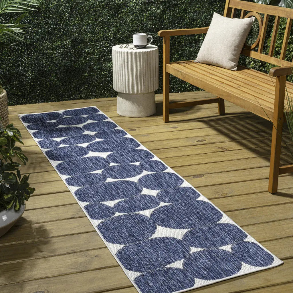 8' Navy Blue And Cream Geometric Indoor Outdoor Runner Rug Homeroots Outdoor