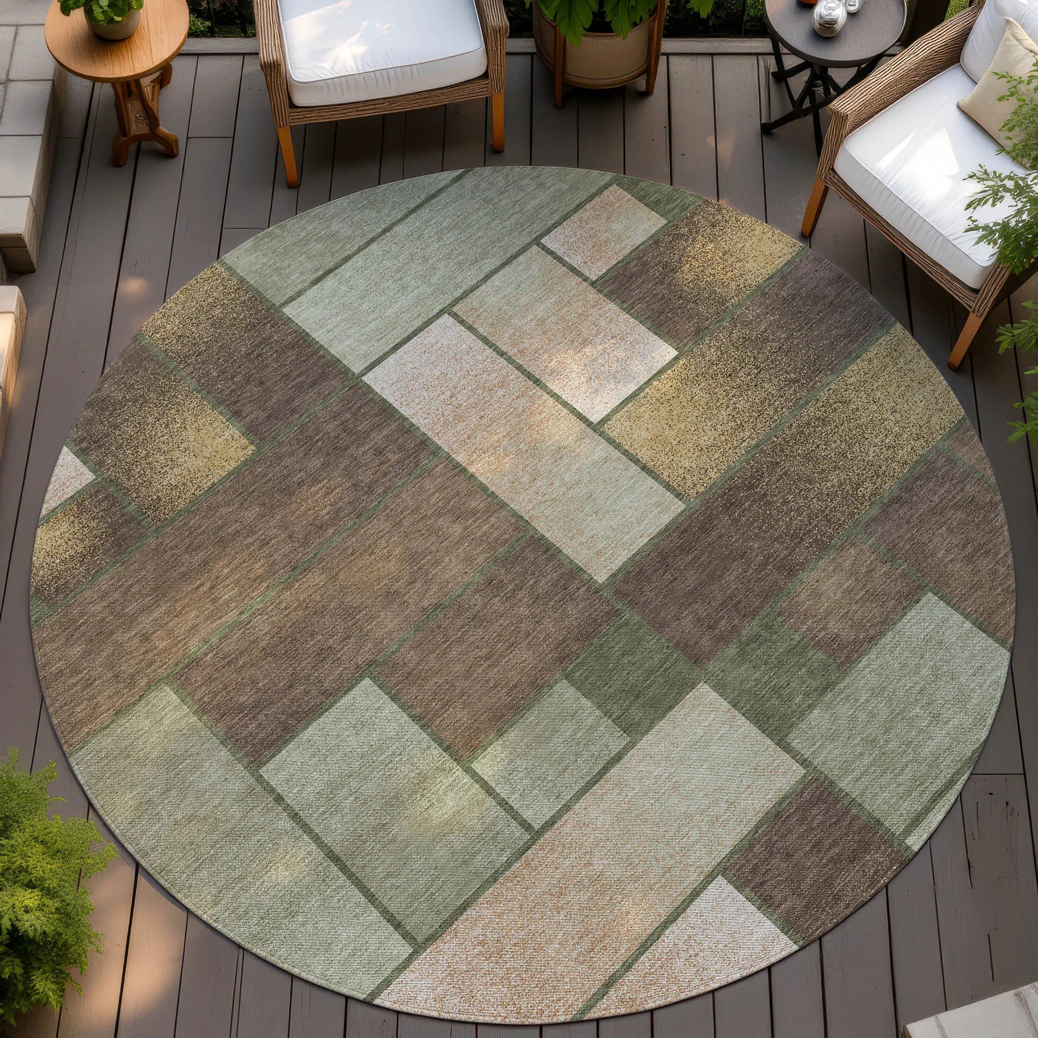 8' Olive Green And Green Round Geometric Washable Indoor Outdoor Area Rug Homeroots Outdoor