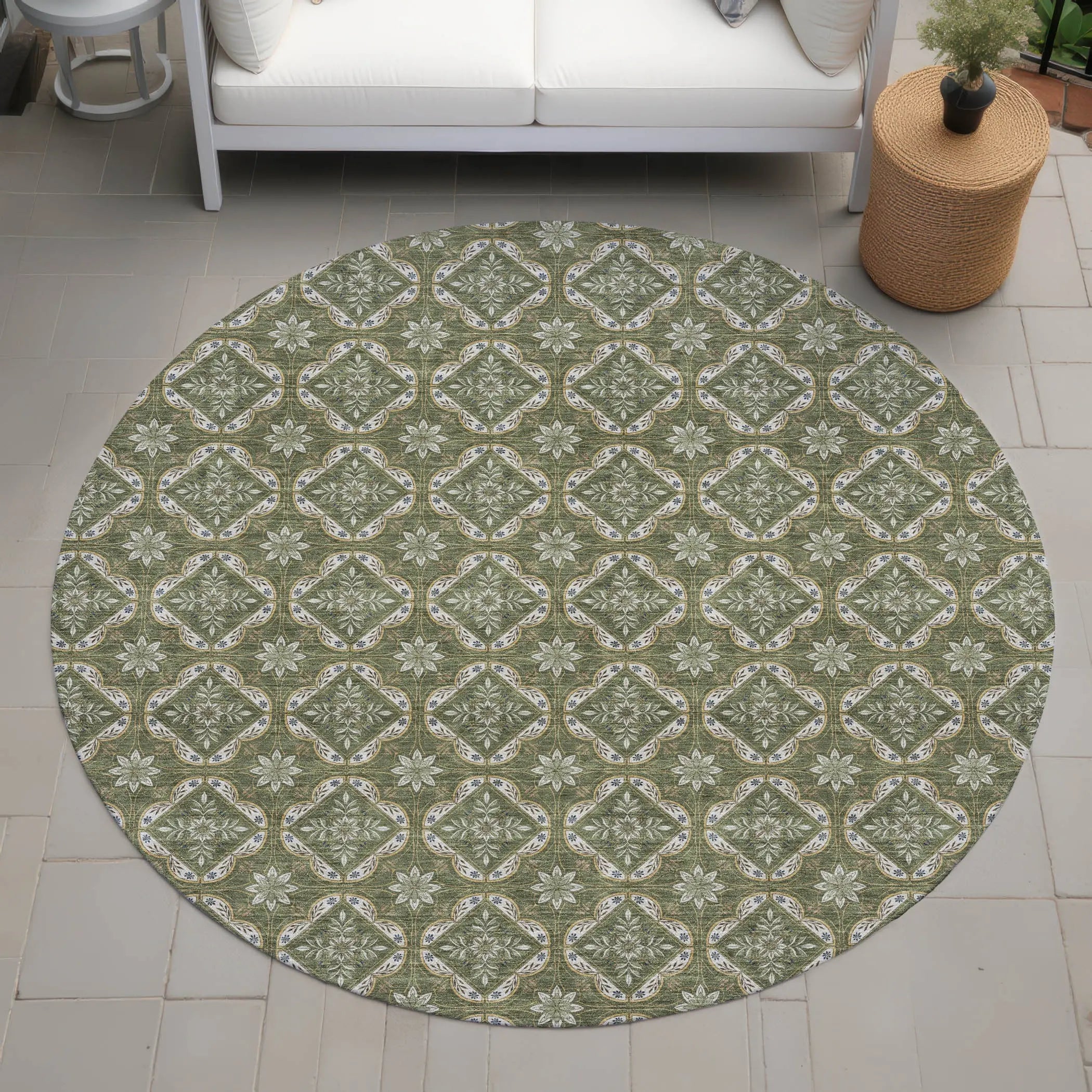 8' Olive Green And Green Round Geometric Washable Indoor Outdoor Area Rug Homeroots Outdoor