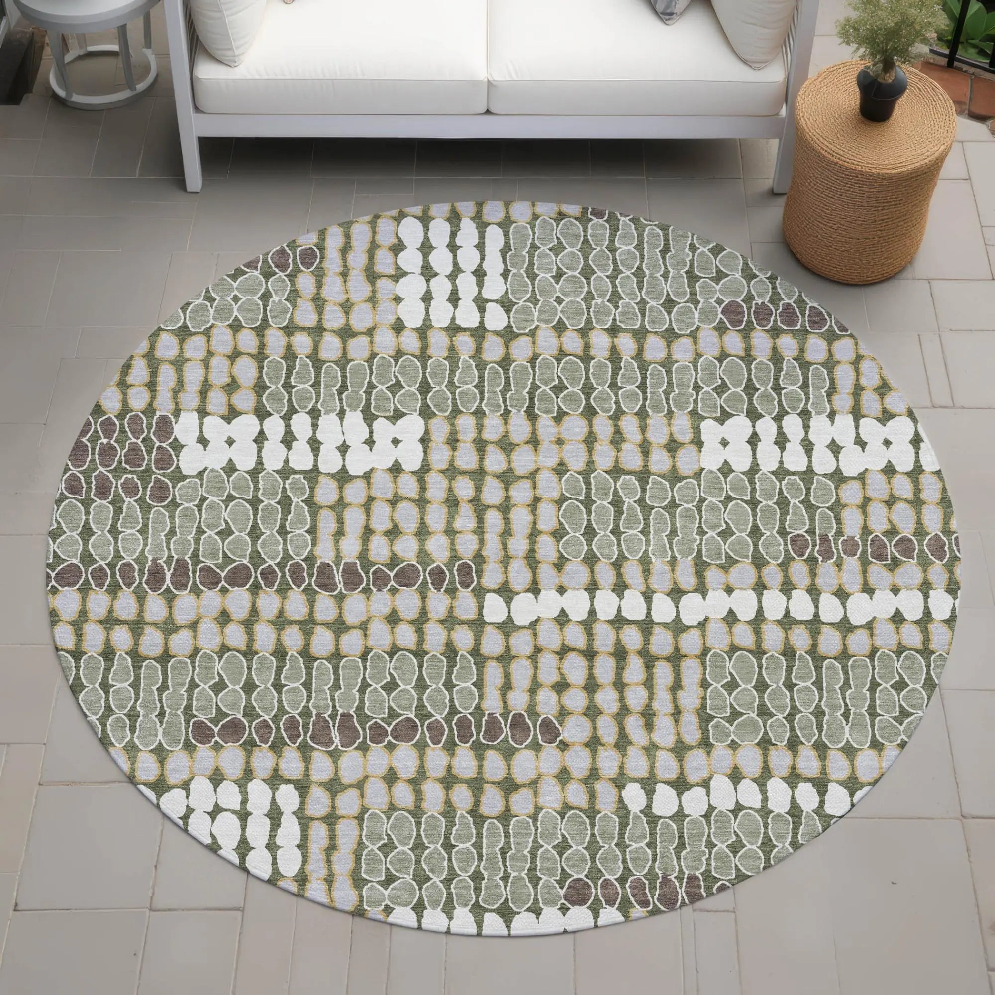 8' Olive Green And Green Round Geometric Washable Indoor Outdoor Area Rug Homeroots Outdoor