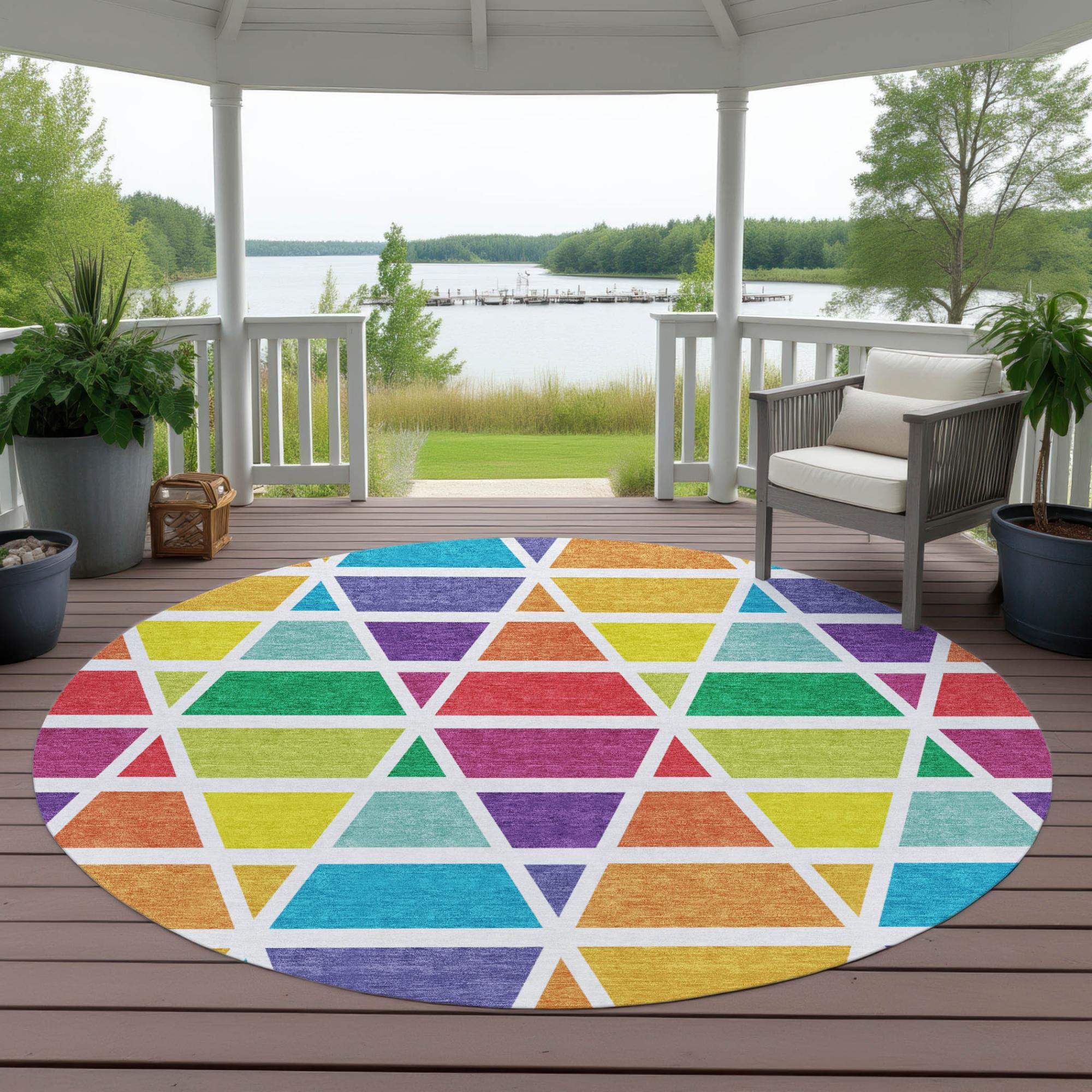 8' Orange And White Round Geometric Washable Indoor Outdoor Area Rug Homeroots Outdoor
