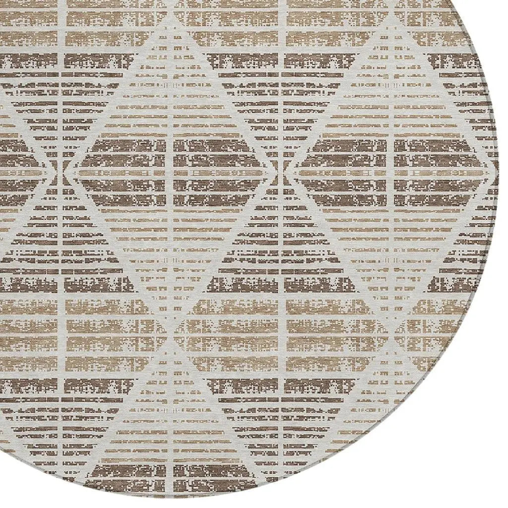 8' Pearl And Navy Blue Round Geometric Washable Indoor Outdoor Area Rug Homeroots Outdoor