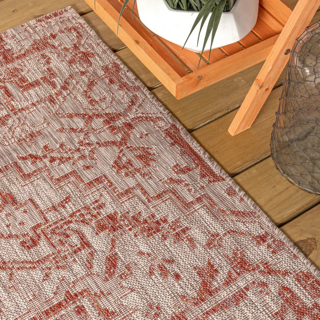 8' Red And Taupe Round Medallion Indoor Outdoor Area Rug Homeroots Outdoor
