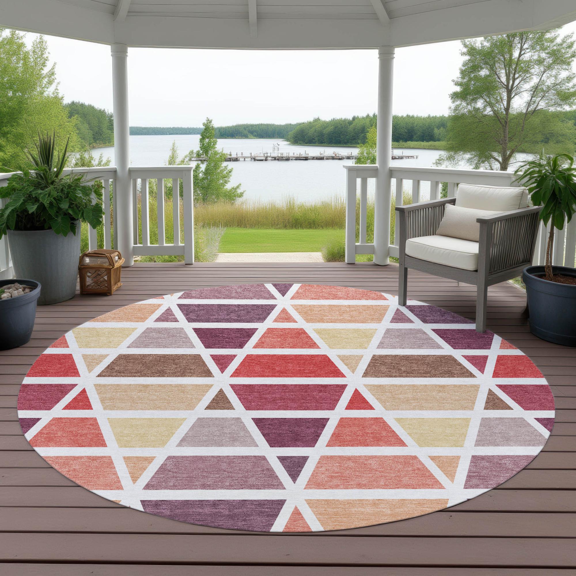 8' Red And White Round Geometric Washable Indoor Outdoor Area Rug Homeroots Outdoor