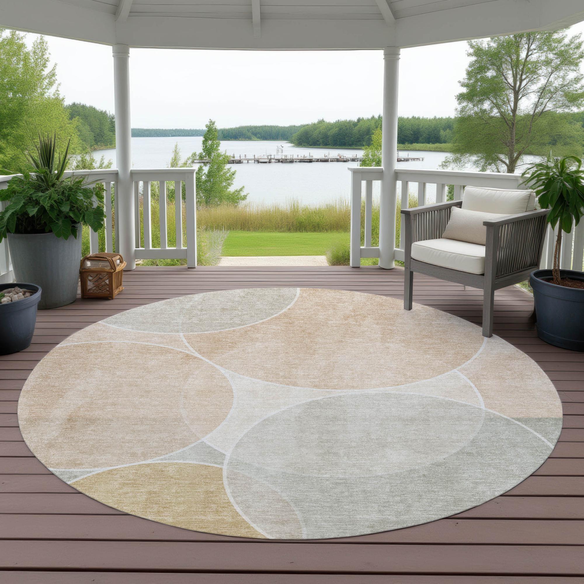8' Salmon And Orange Round Geometric Washable Indoor Outdoor Area Rug Homeroots Outdoor