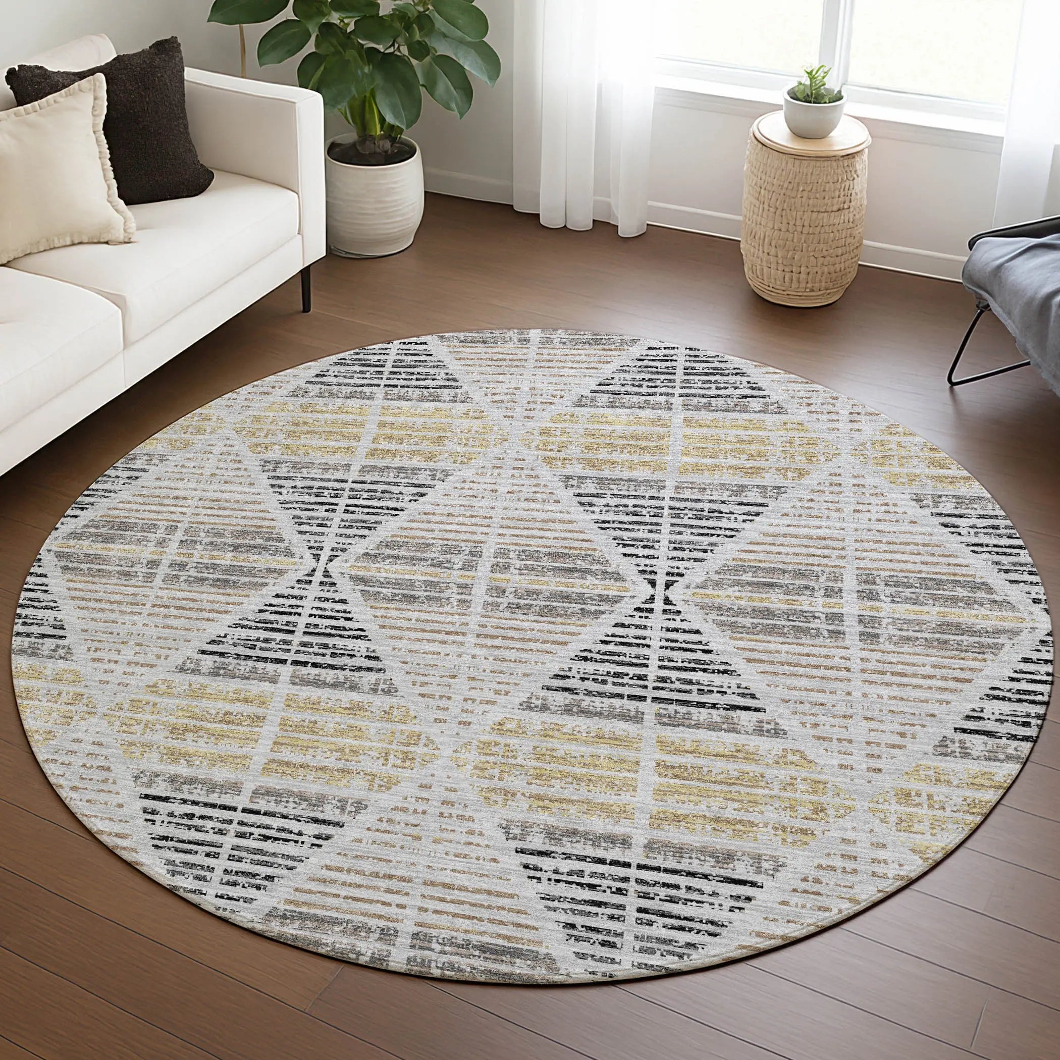 8' Silver And Beige Round Geometric Washable Indoor Outdoor Area Rug Homeroots Outdoor