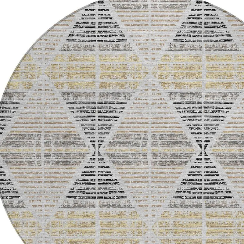 8' Silver And Beige Round Geometric Washable Indoor Outdoor Area Rug Homeroots Outdoor