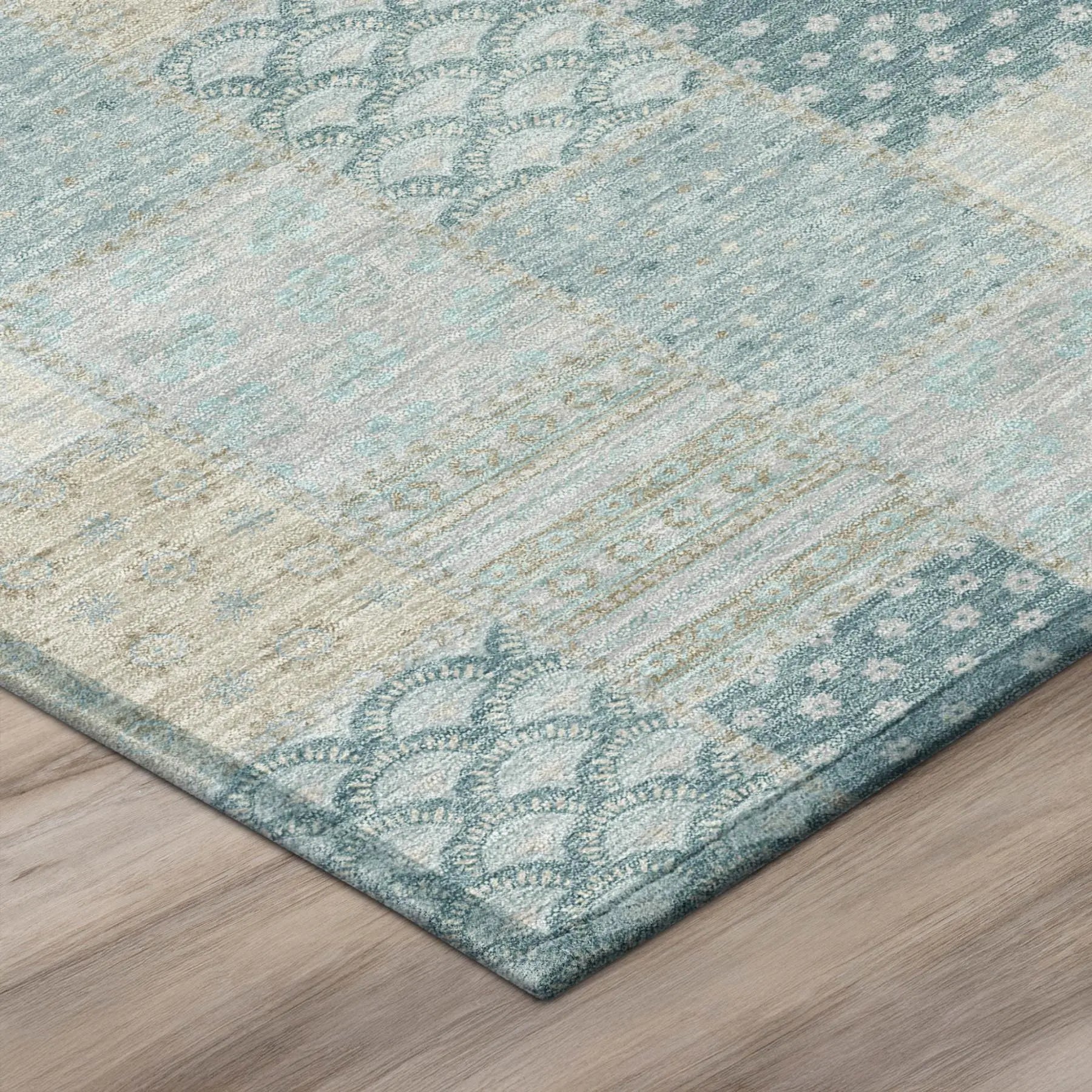 8' Teal Blue And Silver Round Patchwork Washable Indoor Outdoor Area Rug Homeroots Outdoor