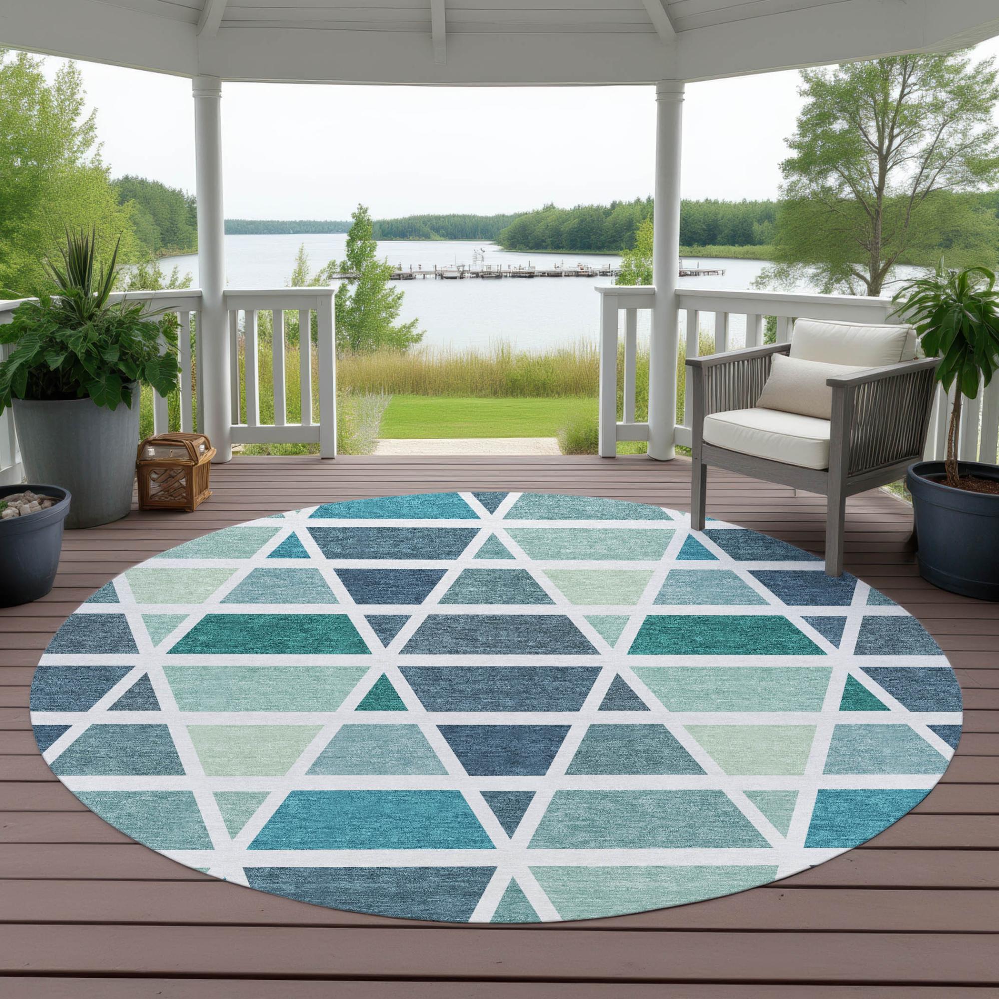 8' Teal Blue And White Round Geometric Washable Indoor Outdoor Area Rug Homeroots Outdoor