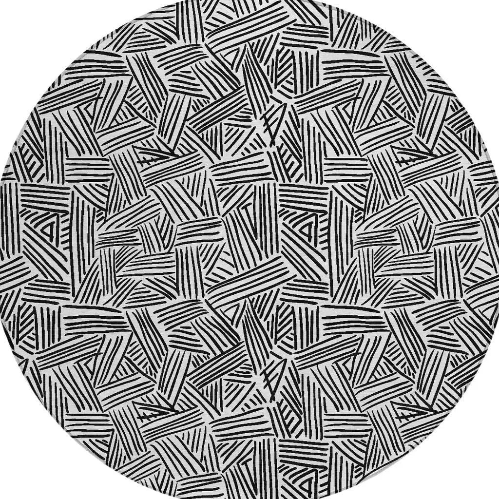 8' White And Beige Round Geometric Washable Indoor Outdoor Area Rug Homeroots Outdoor