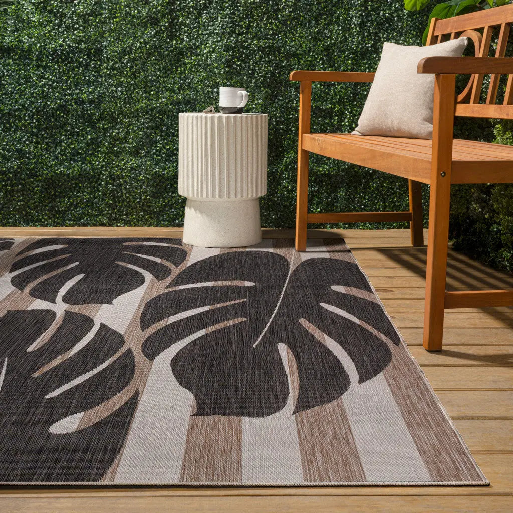 8' X 10' Black And Beige Floral Indoor Outdoor Area Rug Homeroots Outdoor