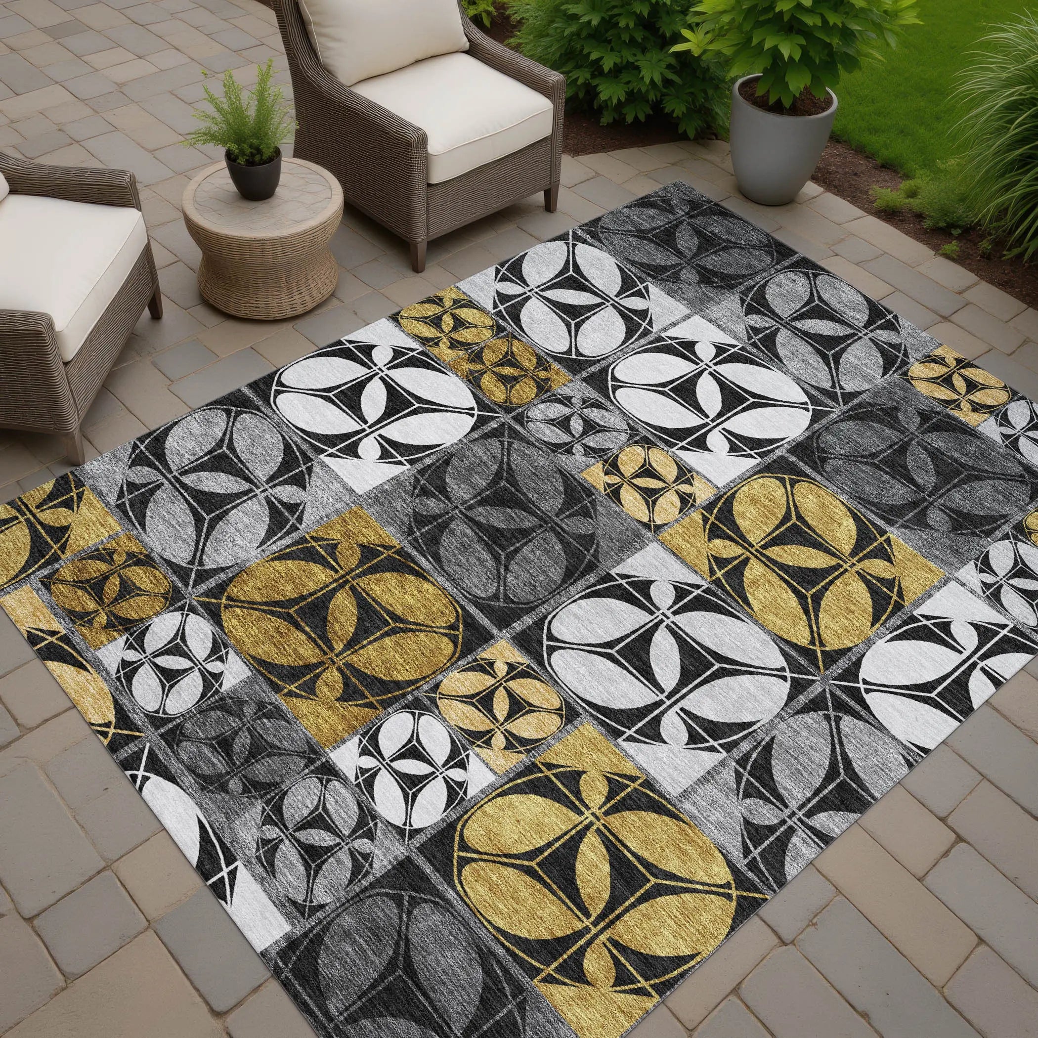 8' X 10' Black And Graphite Geometric Washable Indoor Outdoor Area Rug Homeroots Outdoor