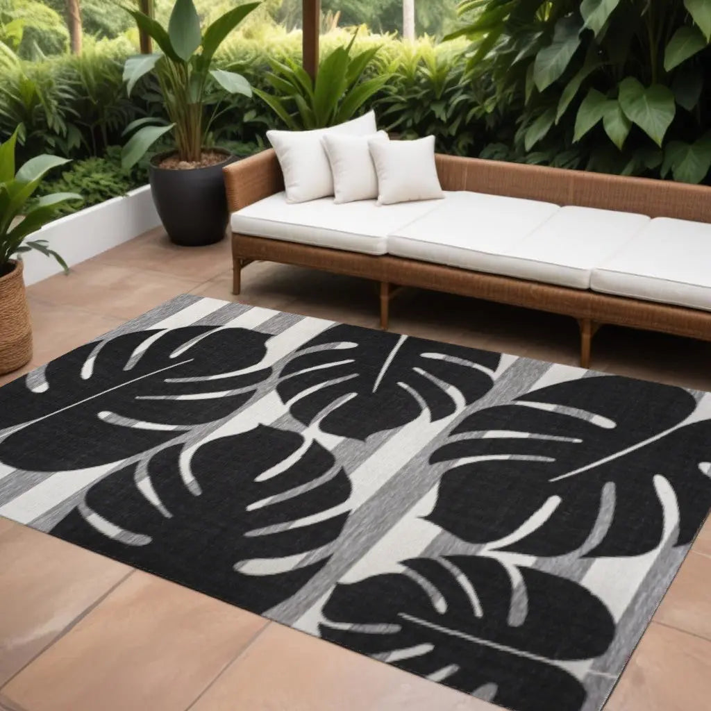 8' X 10' Black And Gray Floral Indoor Outdoor Area Rug Homeroots Outdoor