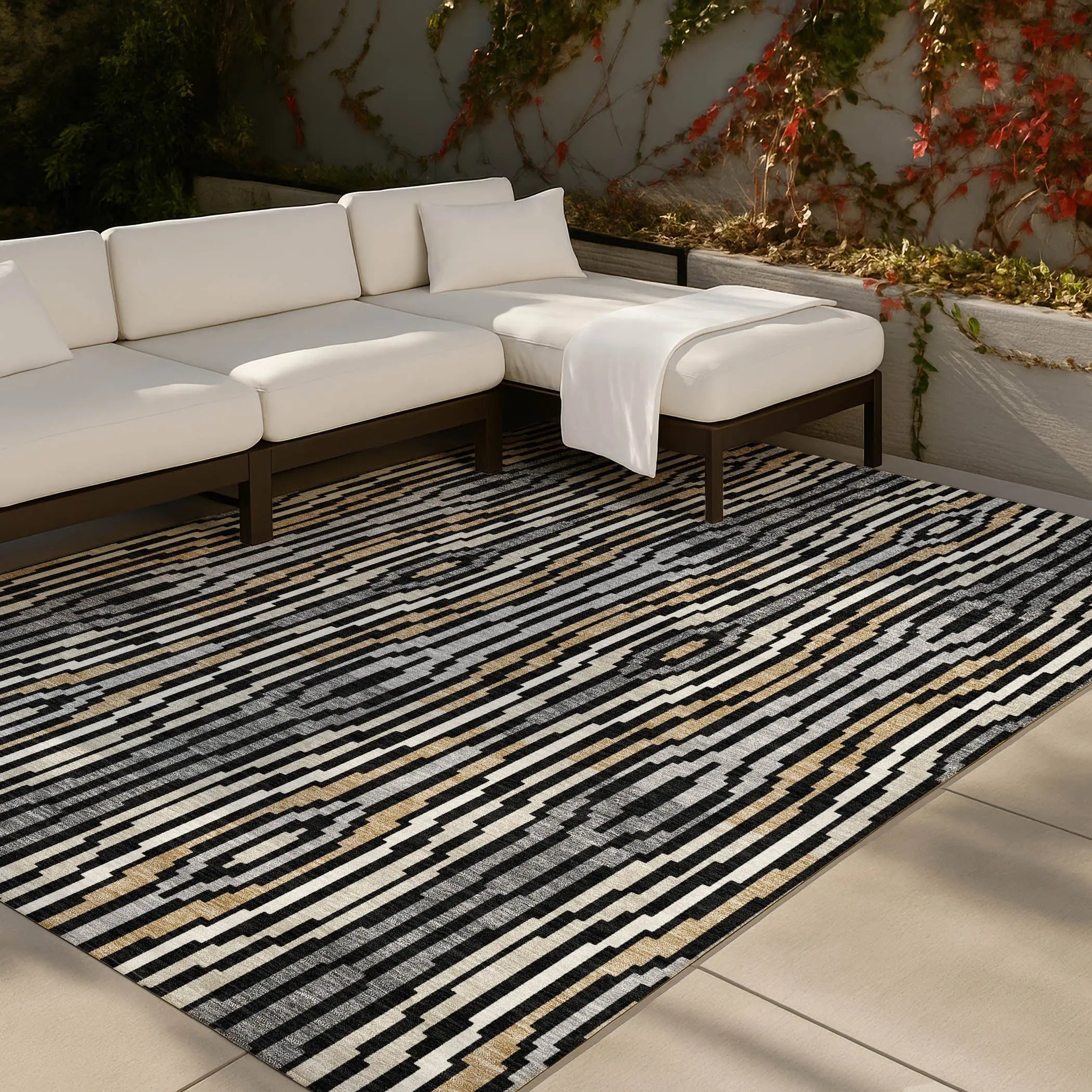 8' X 10' Black And Ivory Abstract Washable Indoor Outdoor Area Rug Homeroots Outdoor