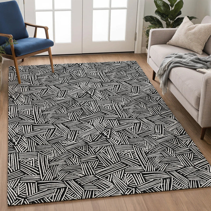 8' X 10' Black And Ivory Geometric Washable Indoor Outdoor Area Rug Homeroots Outdoor