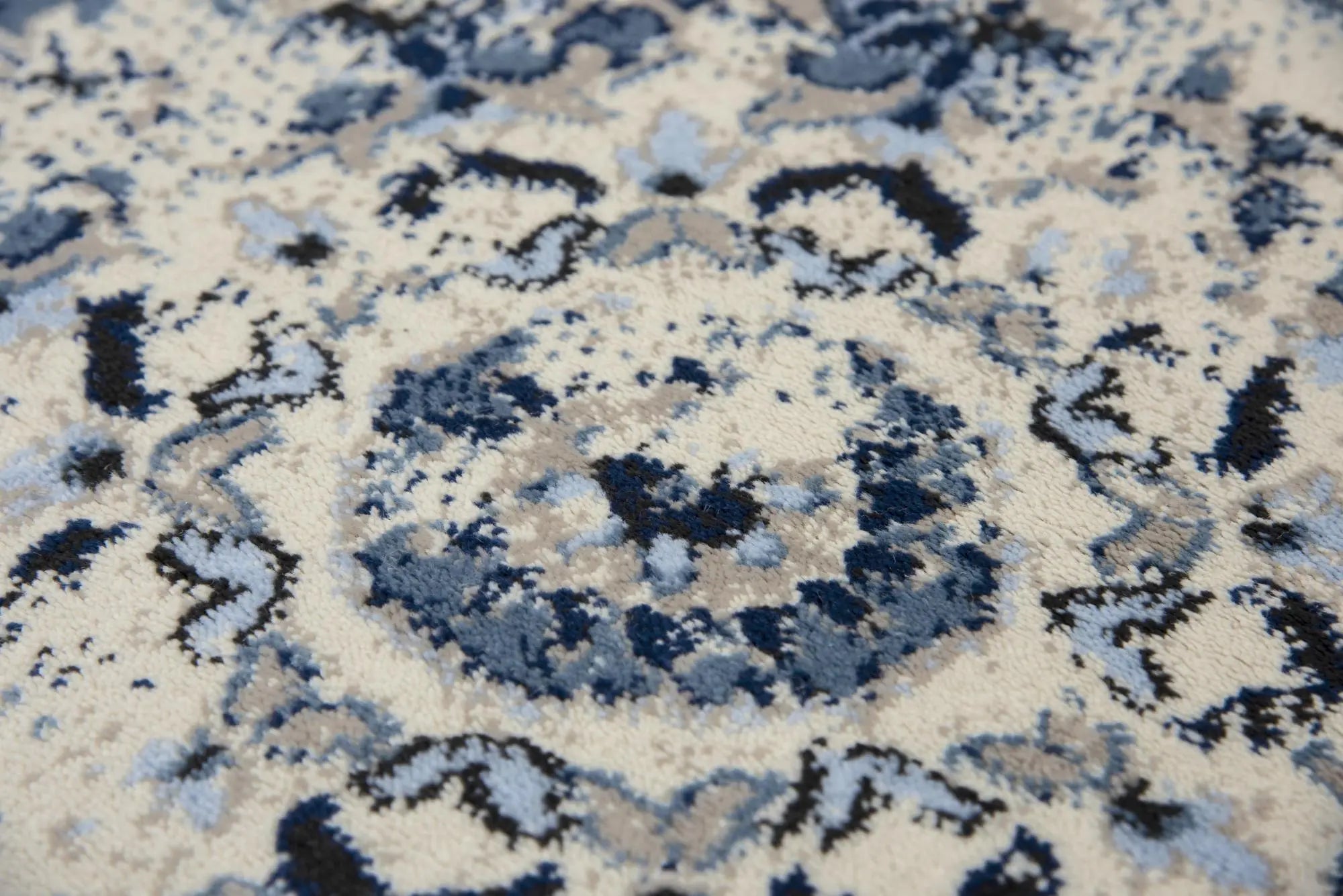 8' X 10' Blue And Cream Medallion Area Rug Homeroots Home Decor