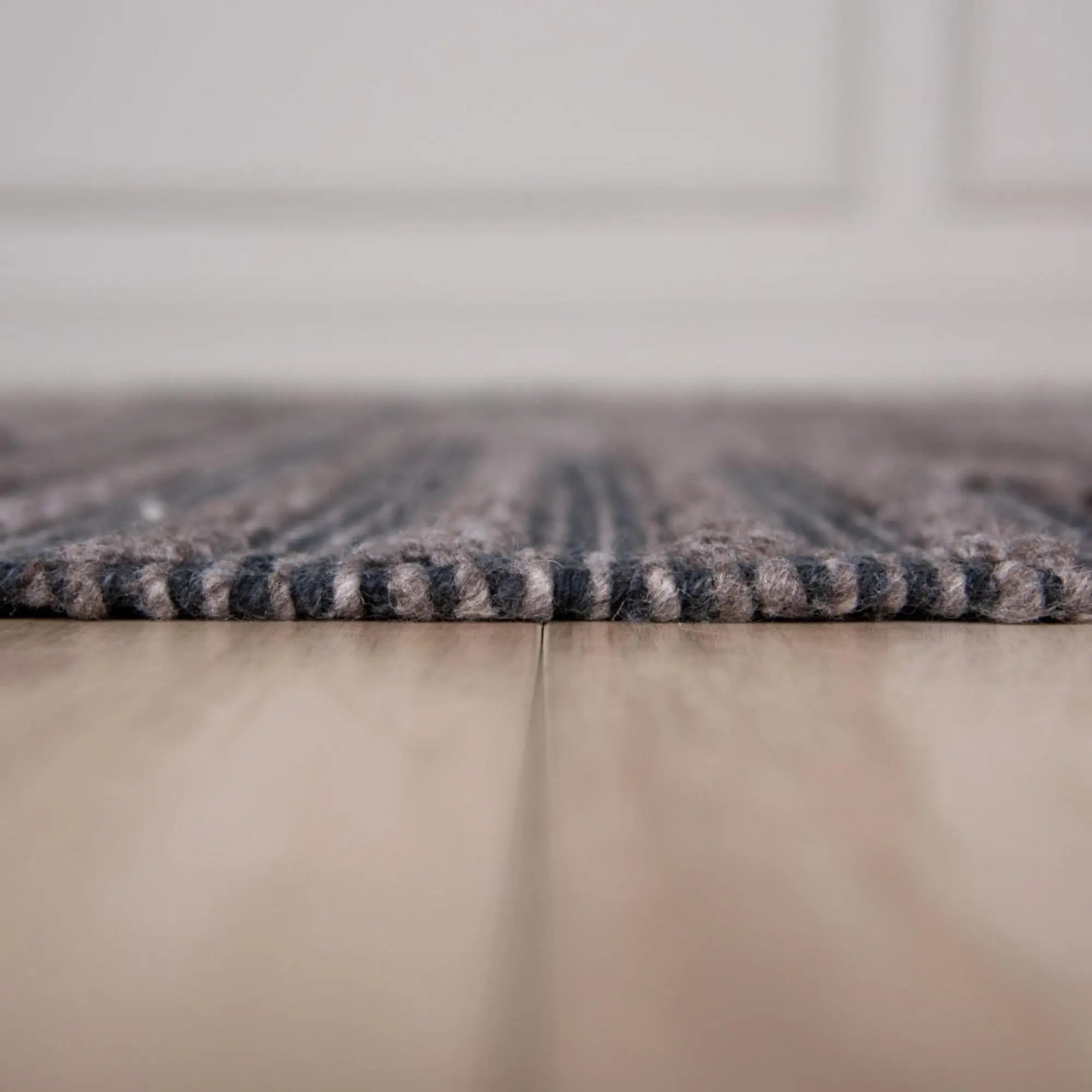 8' X 10' Charcoal And Gray Geometric Hand Woven Area Rug With UV Protection Homeroots Home Decor