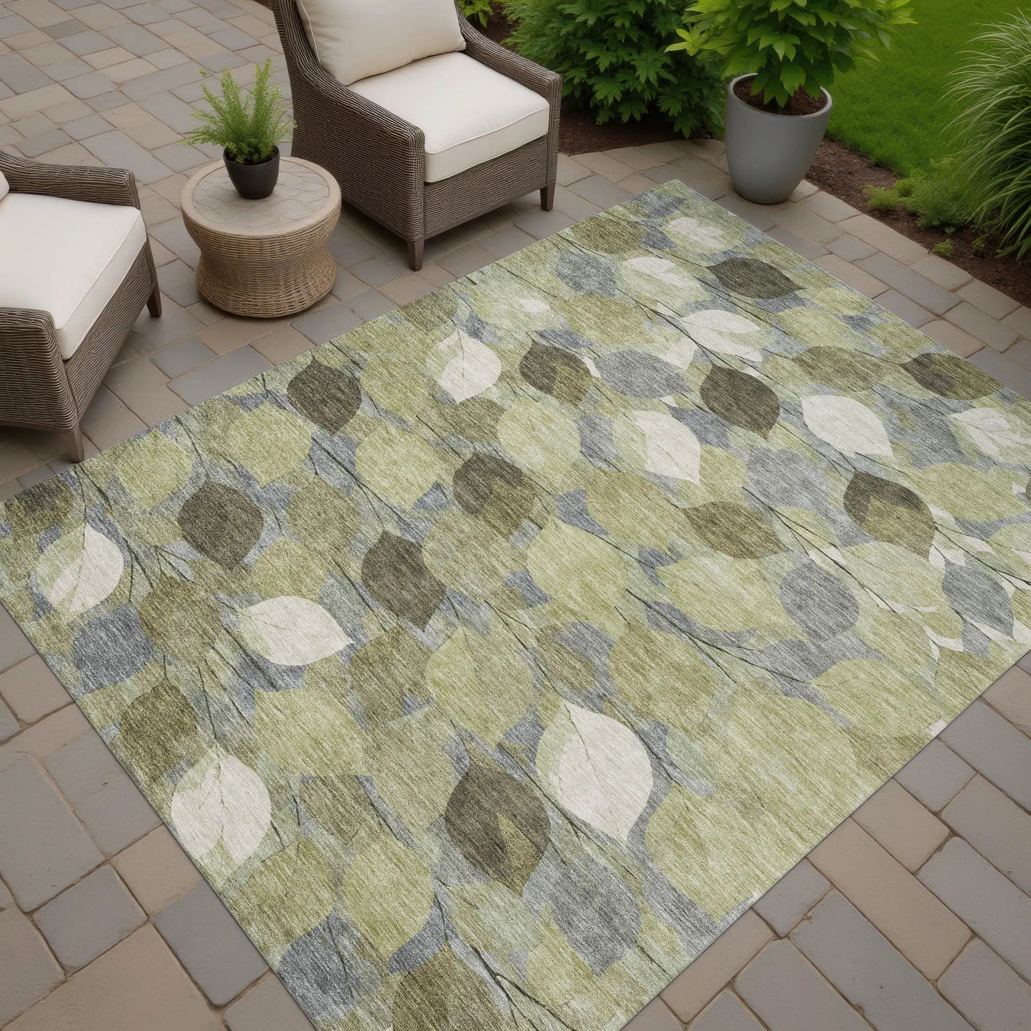 8' X 10' Fern Green And Green Floral Washable Indoor Outdoor Area Rug Homeroots Outdoor