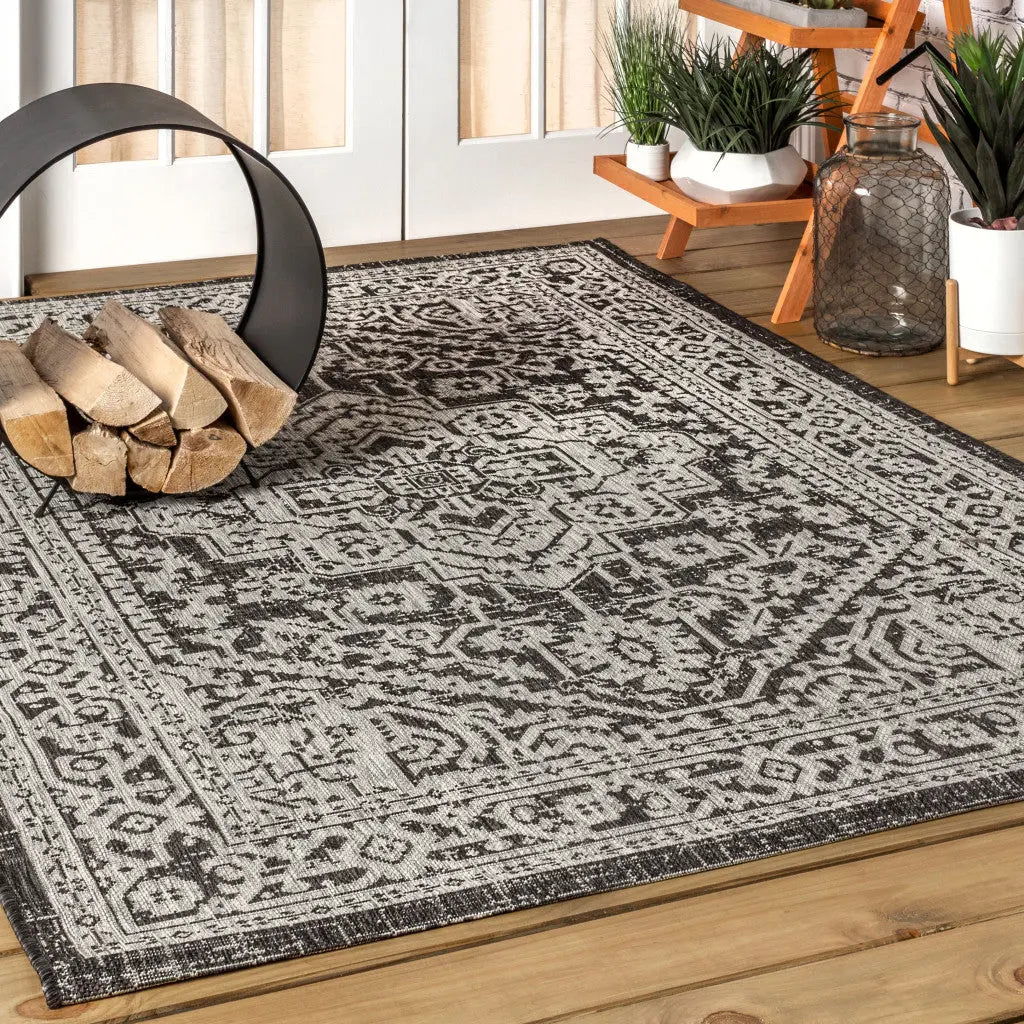 8' X 10' Gray And Black Medallion Indoor Outdoor Area Rug Homeroots Outdoor