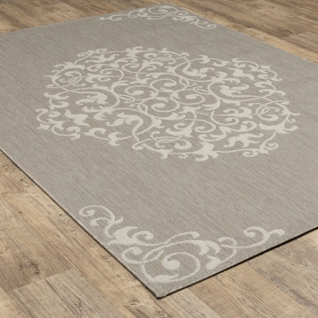 8' X 10' Gray and Ivory Oriental Stain Resistant Indoor Outdoor Area Rug Homeroots Outdoor