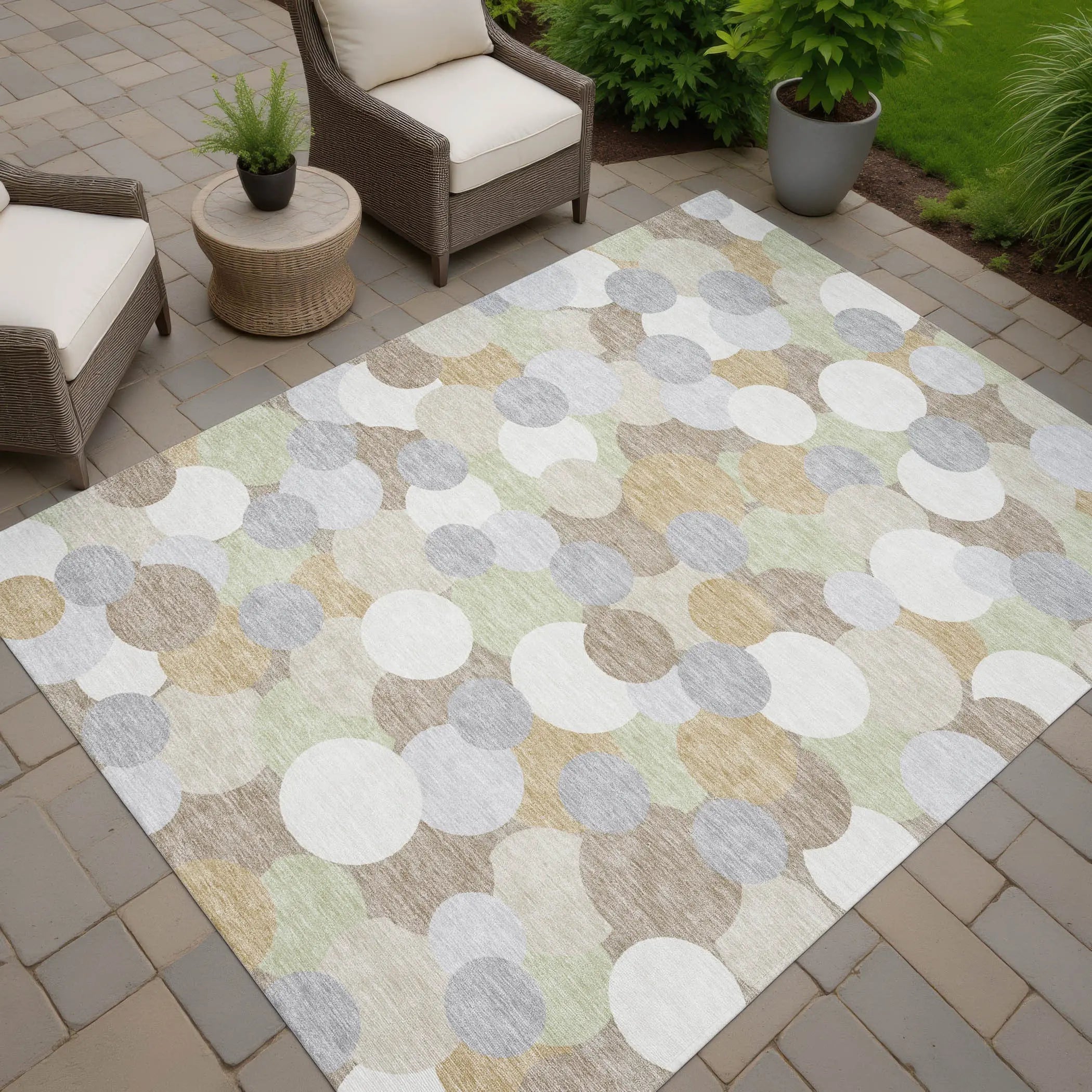 8' X 10' Ivory And Beige Geometric Washable Indoor Outdoor Area Rug Homeroots Outdoor