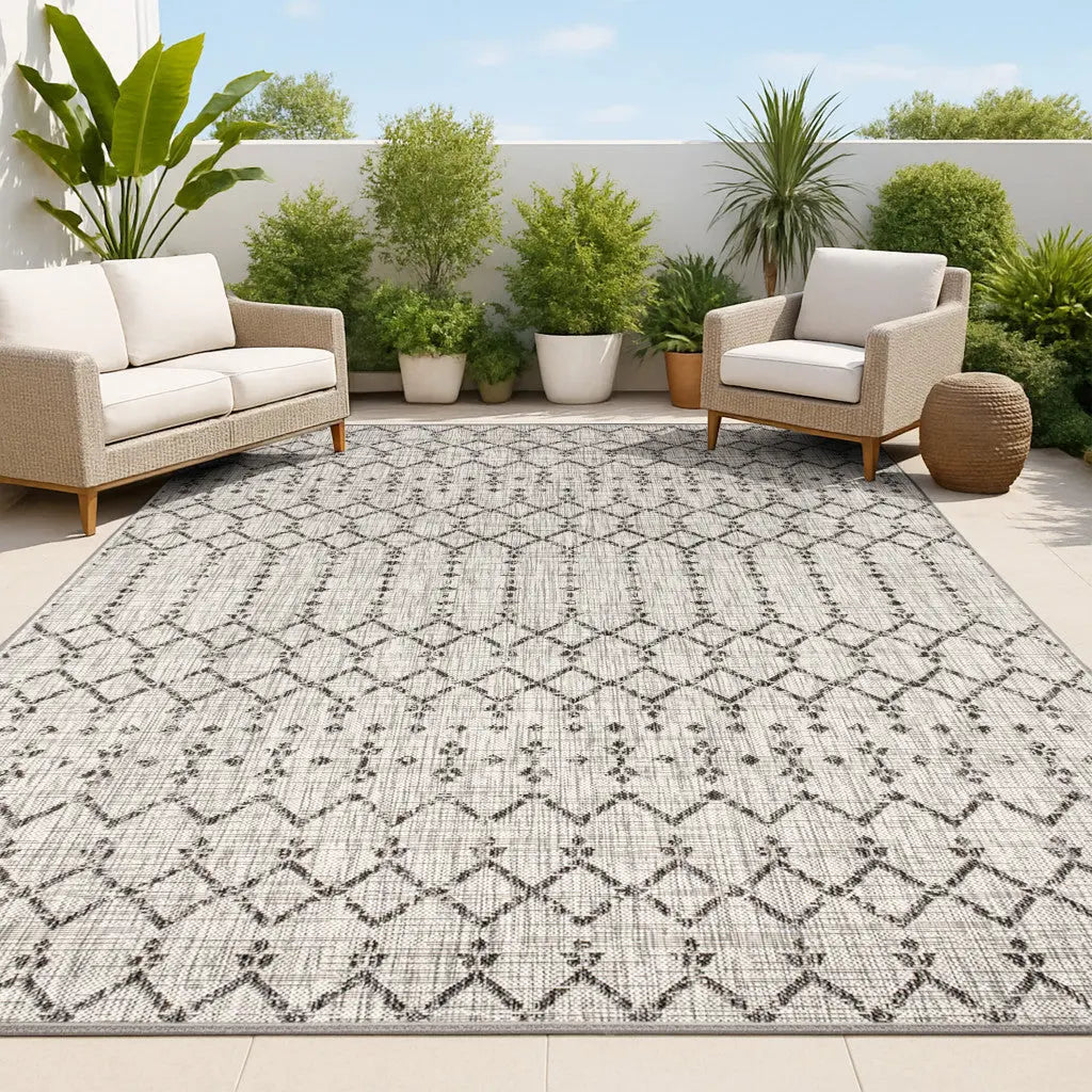 8' X 10' Light Gray And Black Trellis Indoor Outdoor Area Rug Homeroots Outdoor