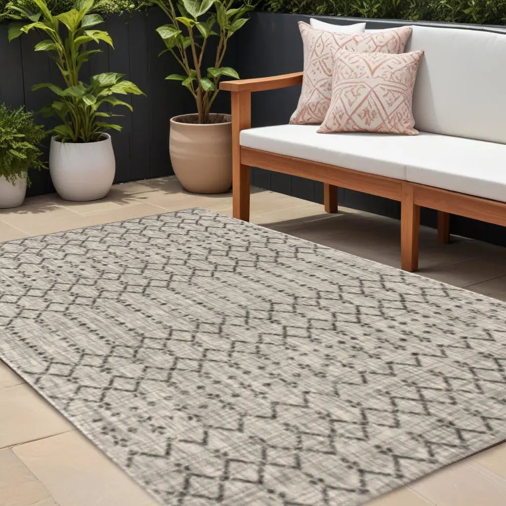 8' X 10' Light Gray And Black Trellis Indoor Outdoor Area Rug Homeroots Outdoor