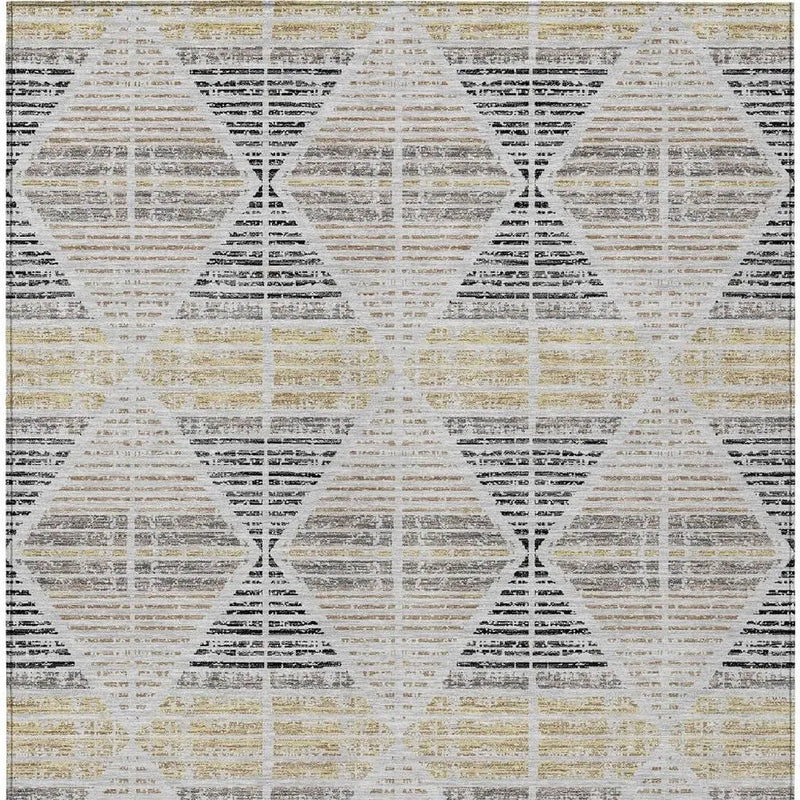 8' X 10' Silver And Beige Geometric Washable Indoor Outdoor Area Rug Homeroots Outdoor