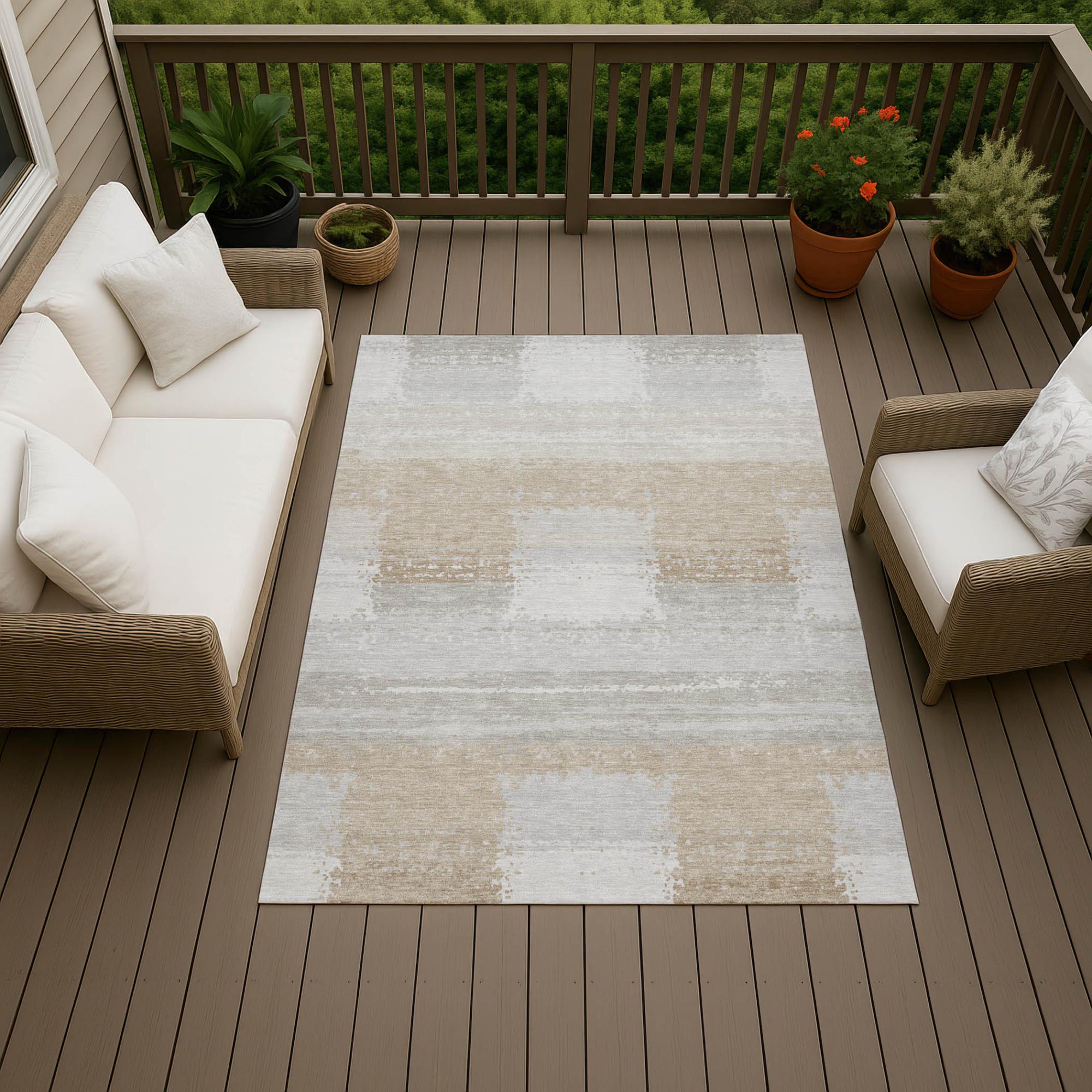 8' X 10' Silver And Gray Geometric Washable Indoor Outdoor Area Rug Homeroots Outdoor