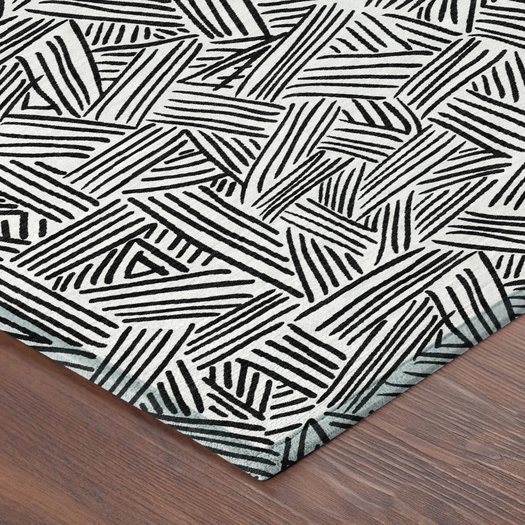 8' X 10' White And Beige Geometric Washable Indoor Outdoor Area Rug Homeroots Outdoor