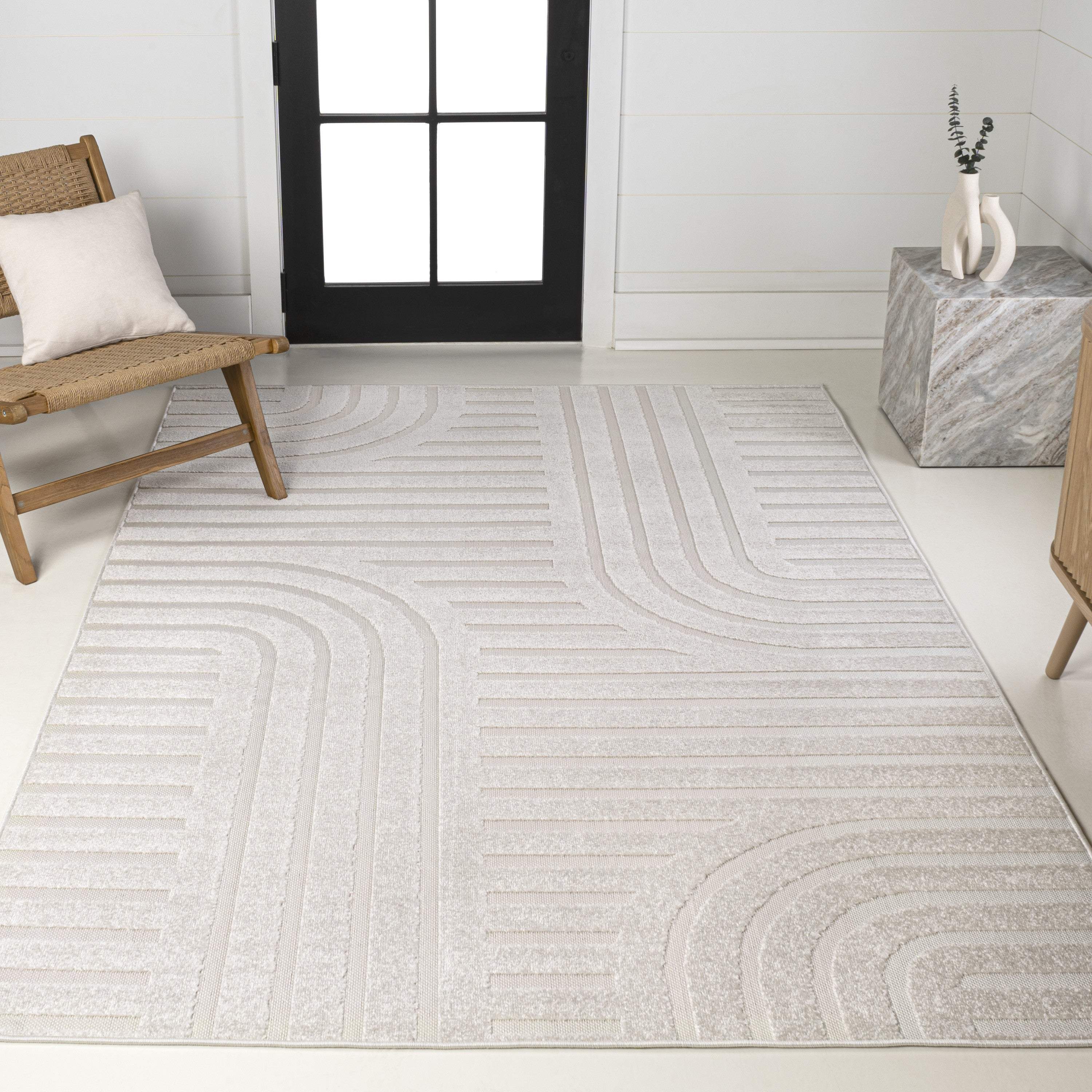 8' X 10' White And Cream Striped Indoor Outdoor Area Rug - GreatEagleInc