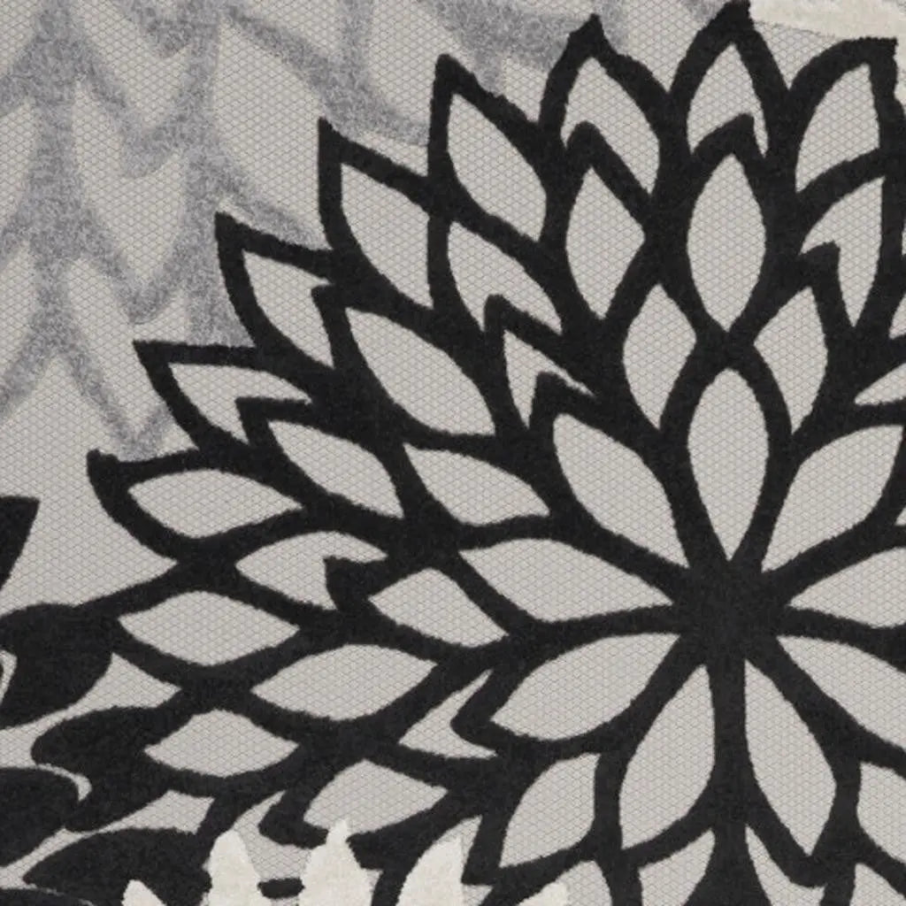 8' X 11' Black And White Floral Indoor Outdoor Area Rug Homeroots Outdoor