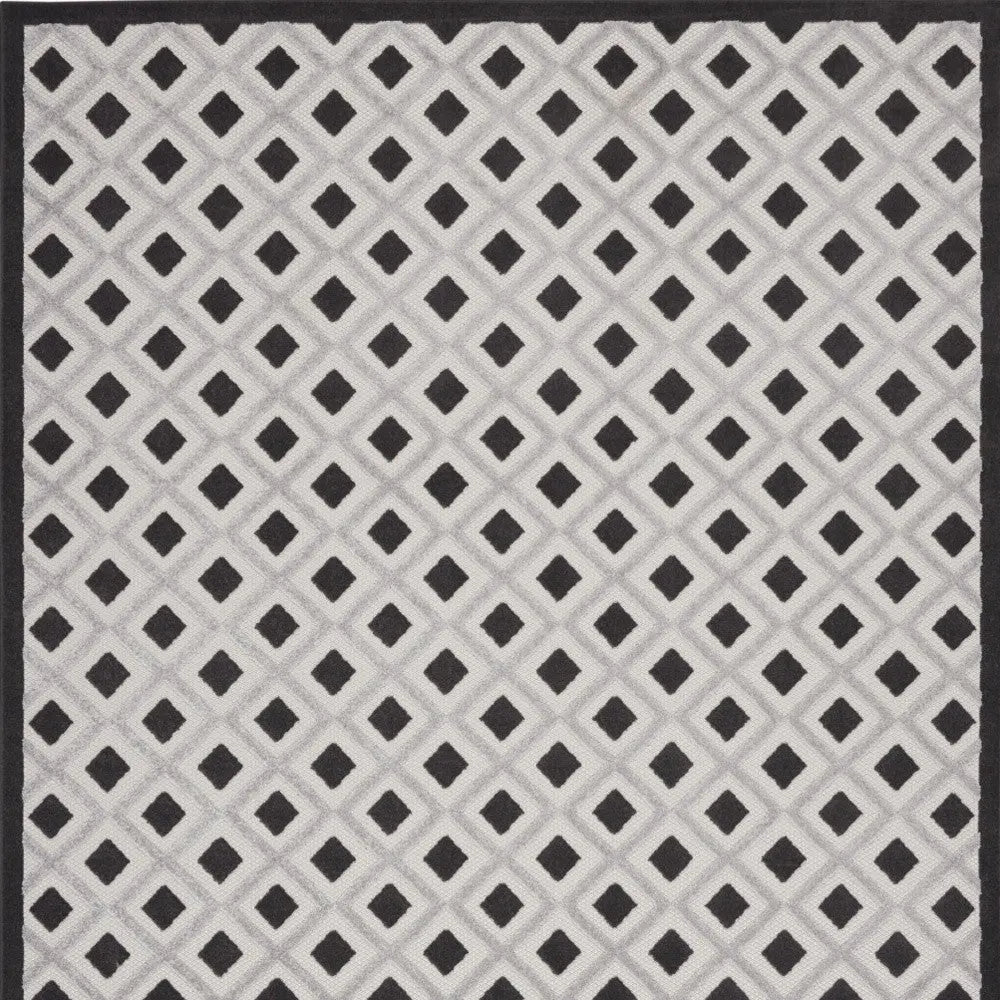 8' X 11' Black And White Geometric Indoor Outdoor Area Rug Homeroots Outdoor