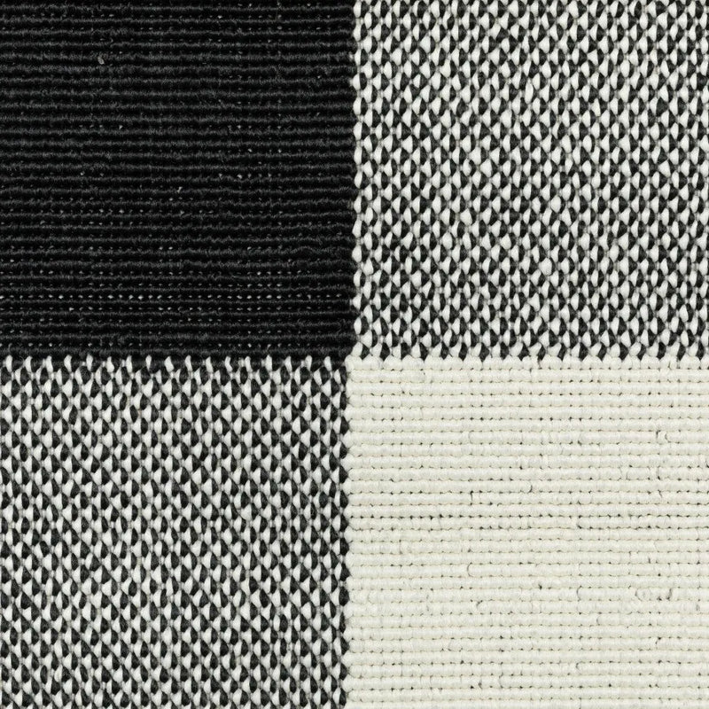 8' X 11' Black and Ivory Indoor Outdoor Area Rug Homeroots Outdoor