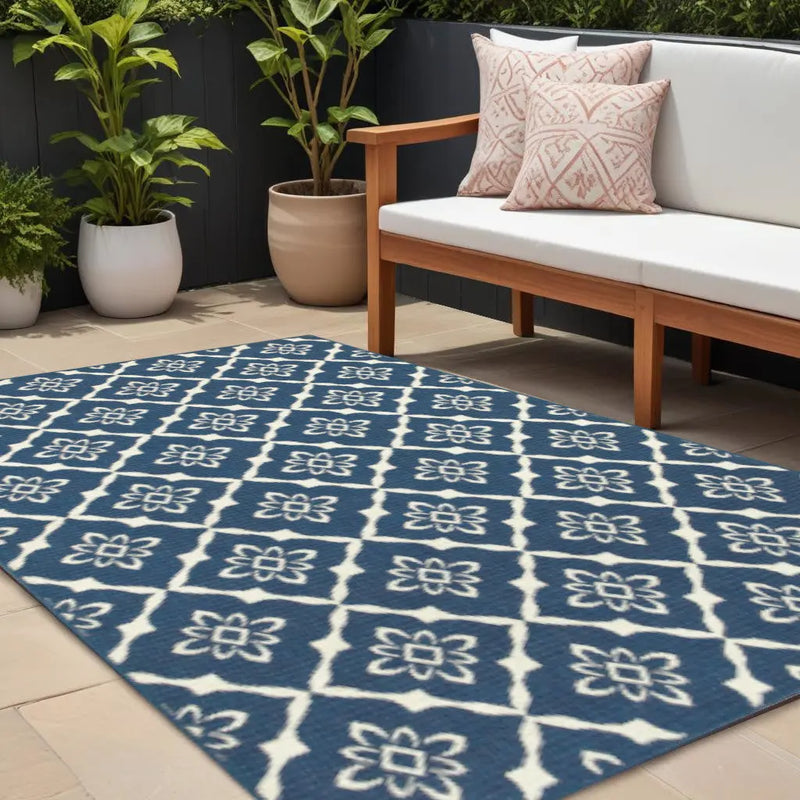 8' X 11' Blue and Ivory Floral Stain Resistant Indoor Outdoor Area Rug Homeroots Outdoor