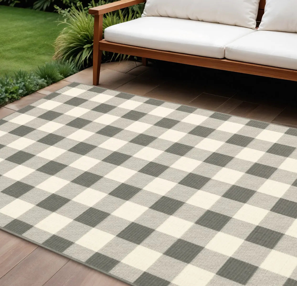 8' X 11' Gray And Ivory Indoor Outdoor Area Rug Homeroots Outdoor