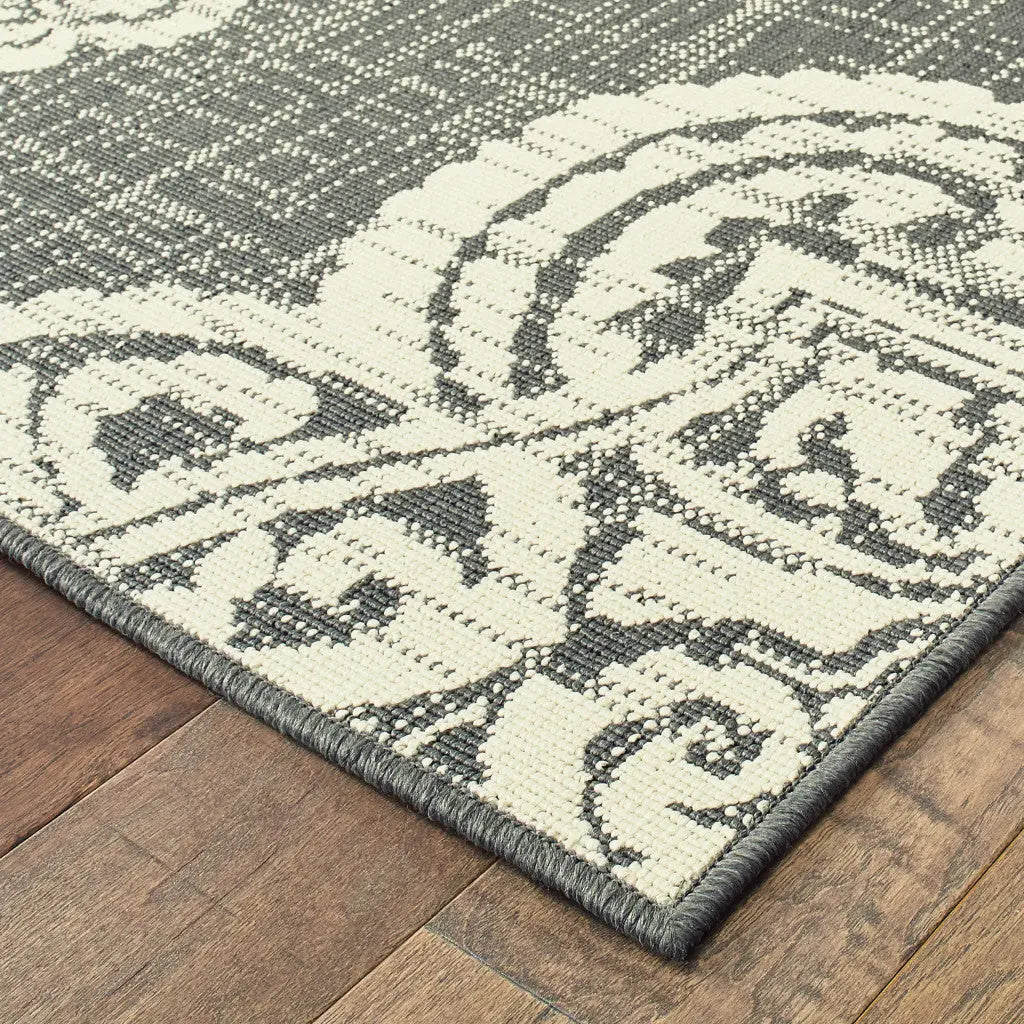 8' X 11' Gray and Ivory Oriental Stain Resistant Indoor Outdoor Area Rug Homeroots Outdoor