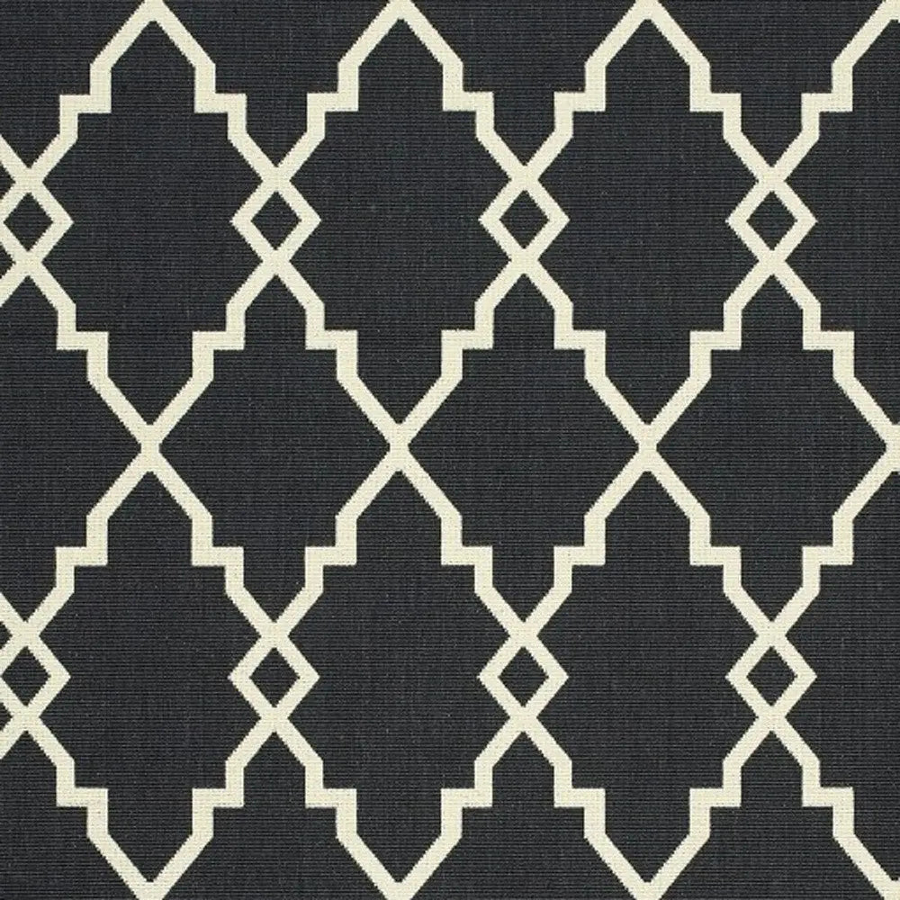 8' X 13' Black And Ivory Indoor Outdoor Area Rug Homeroots Outdoor