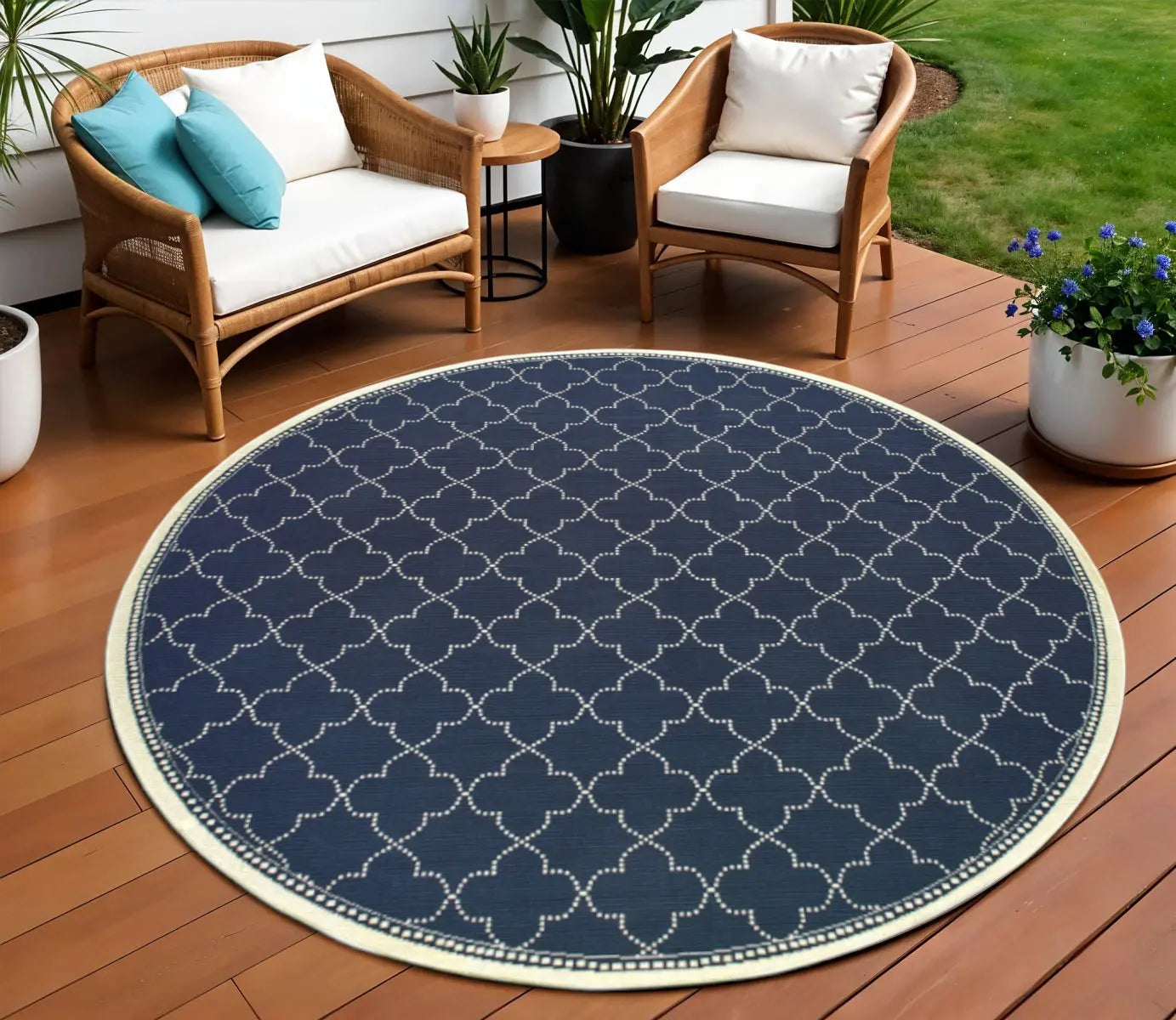 8' X 8' Blue and Ivory Round Geometric Stain Resistant Indoor Outdoor Area Rug Homeroots Outdoor