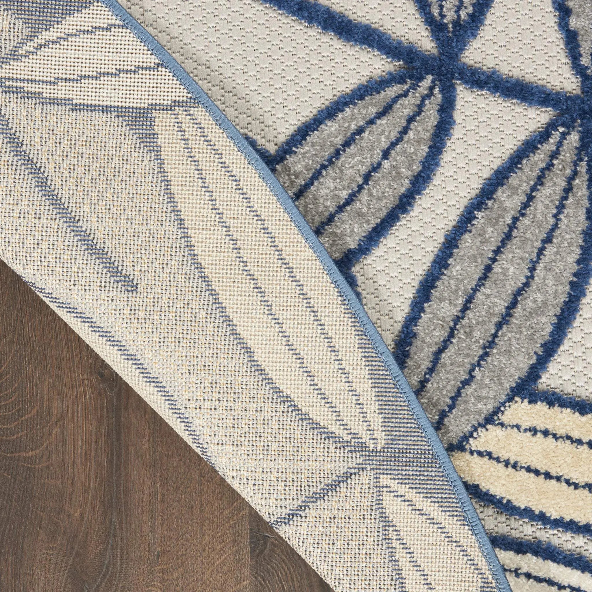 8' X 8' Ivory And Blue Round Indoor Outdoor Area Rug - GreatEagleInc