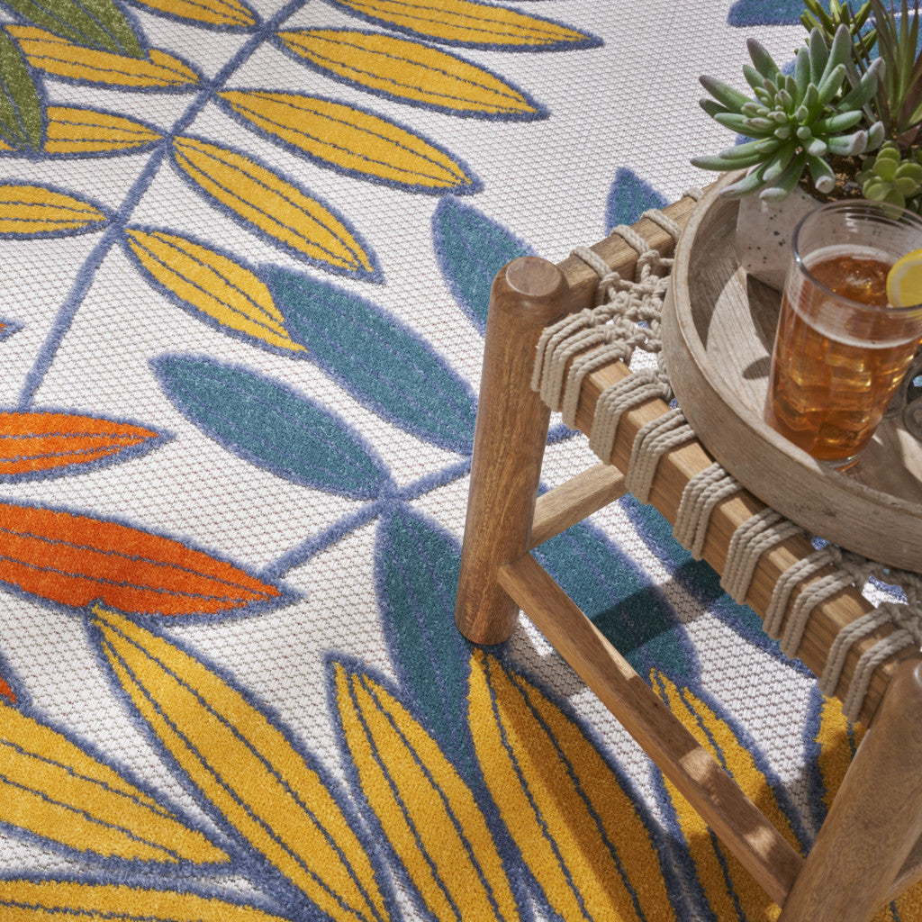 8' X 8' Ivory And Blue Round Indoor Outdoor Area Rug - GreatEagleInc