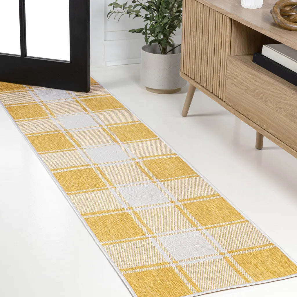 8' Yellow And Cream Gingham Indoor Outdoor Runner Rug Homeroots Outdoor