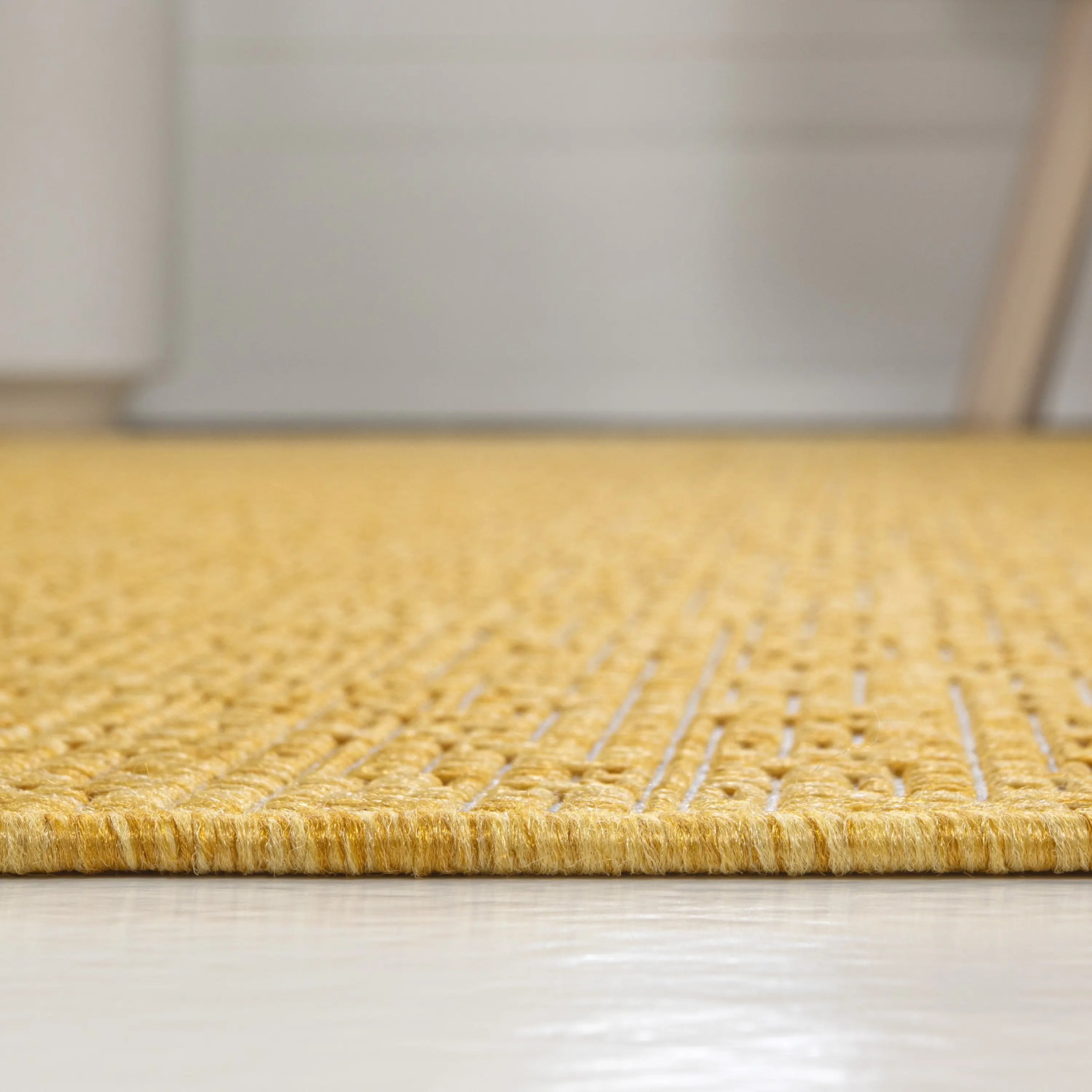 8' Yellow And Cream Indoor Outdoor Runner Rug Homeroots Outdoor